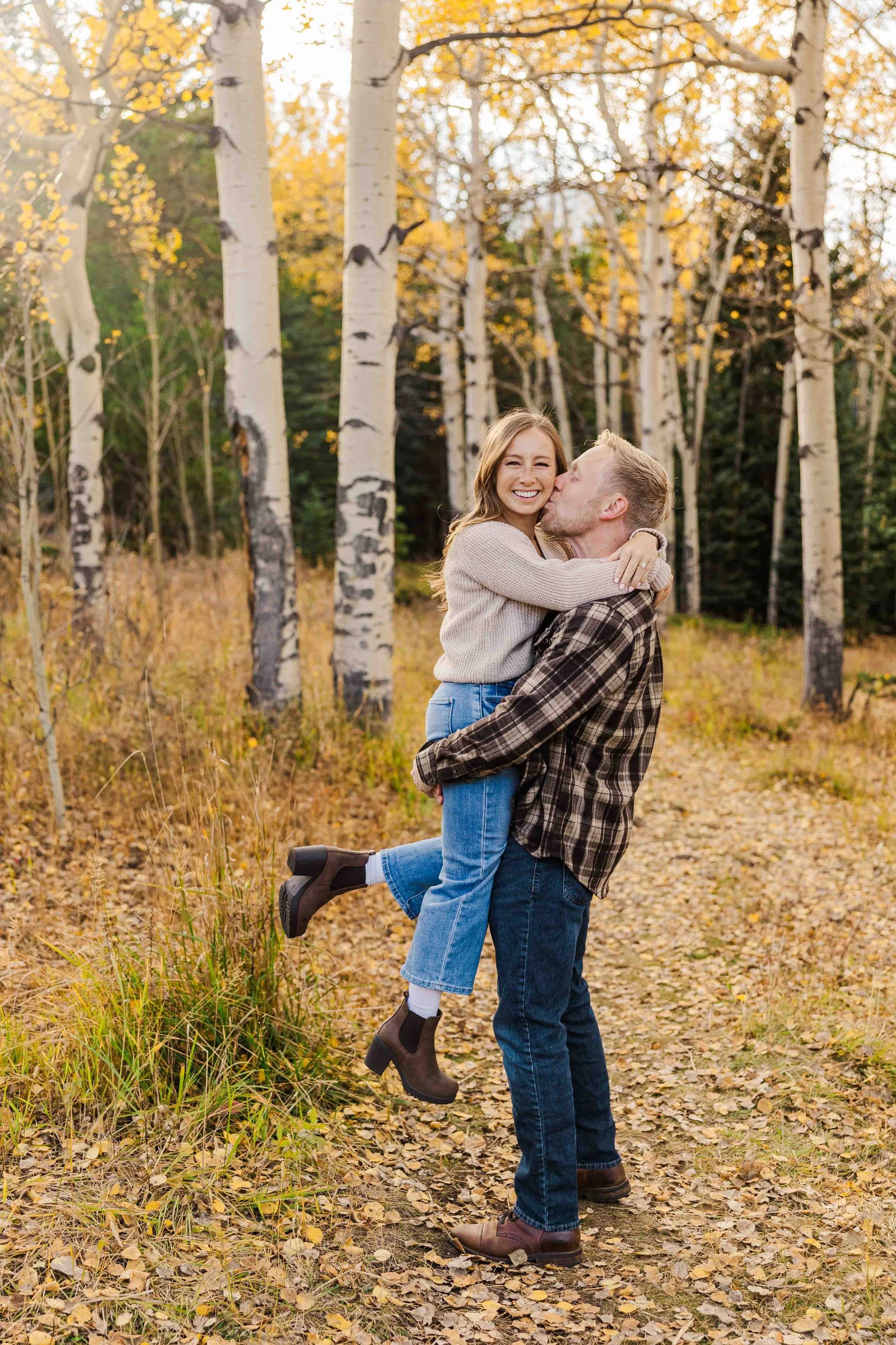 6-fall-engagement-session-outfit-inspiration.jpg