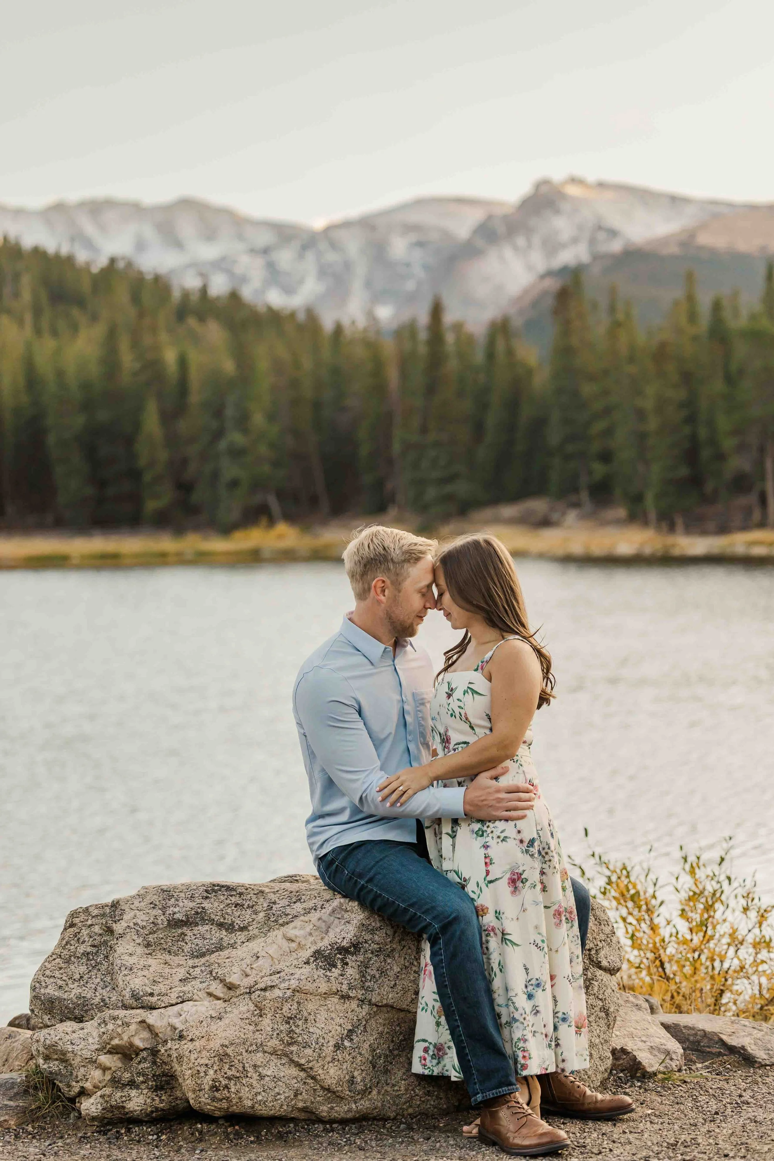 18-fall-engagement-photos-in-colorado.jpg