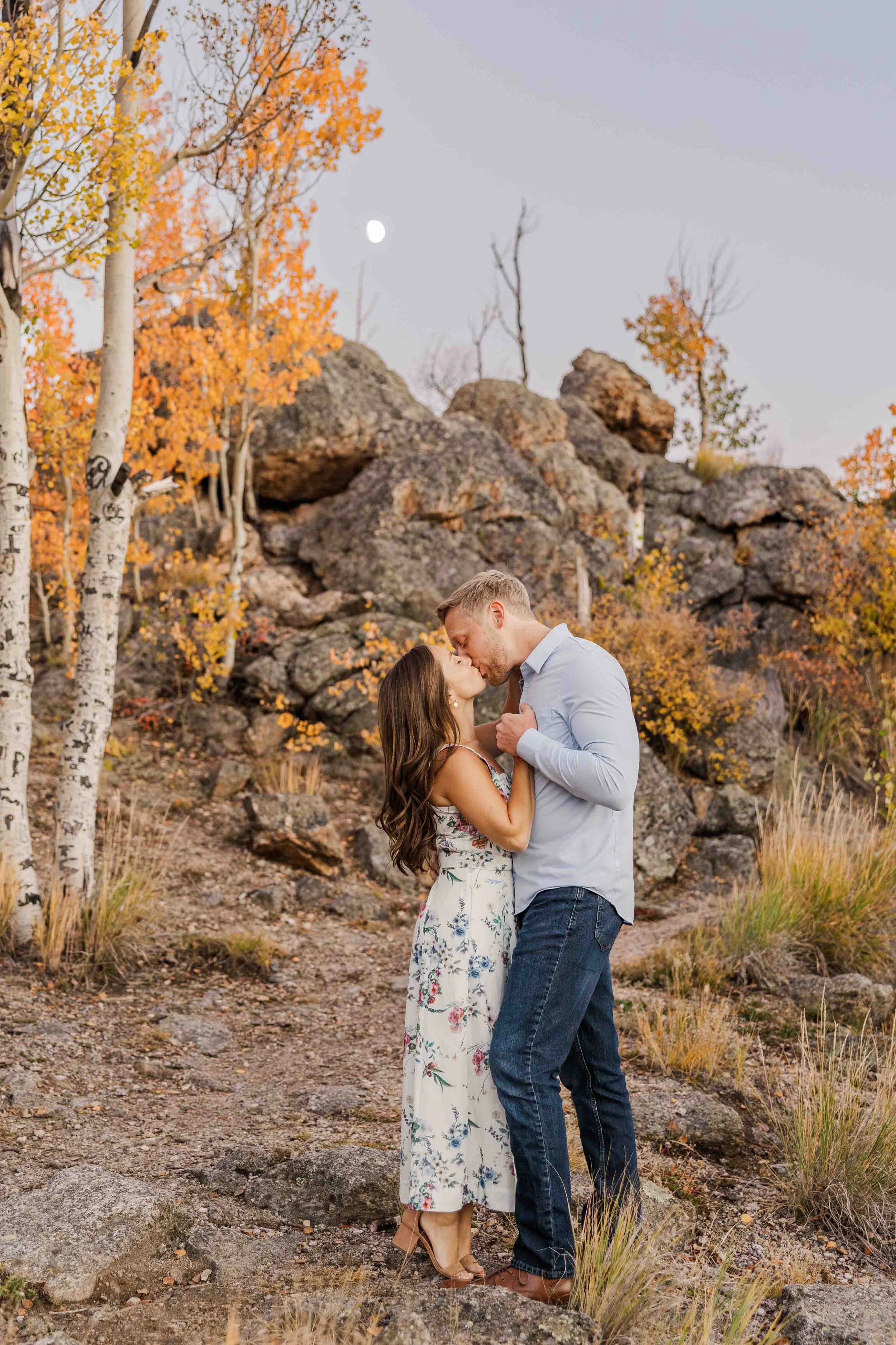 26-sunset-engagement-session-colorado.jpg