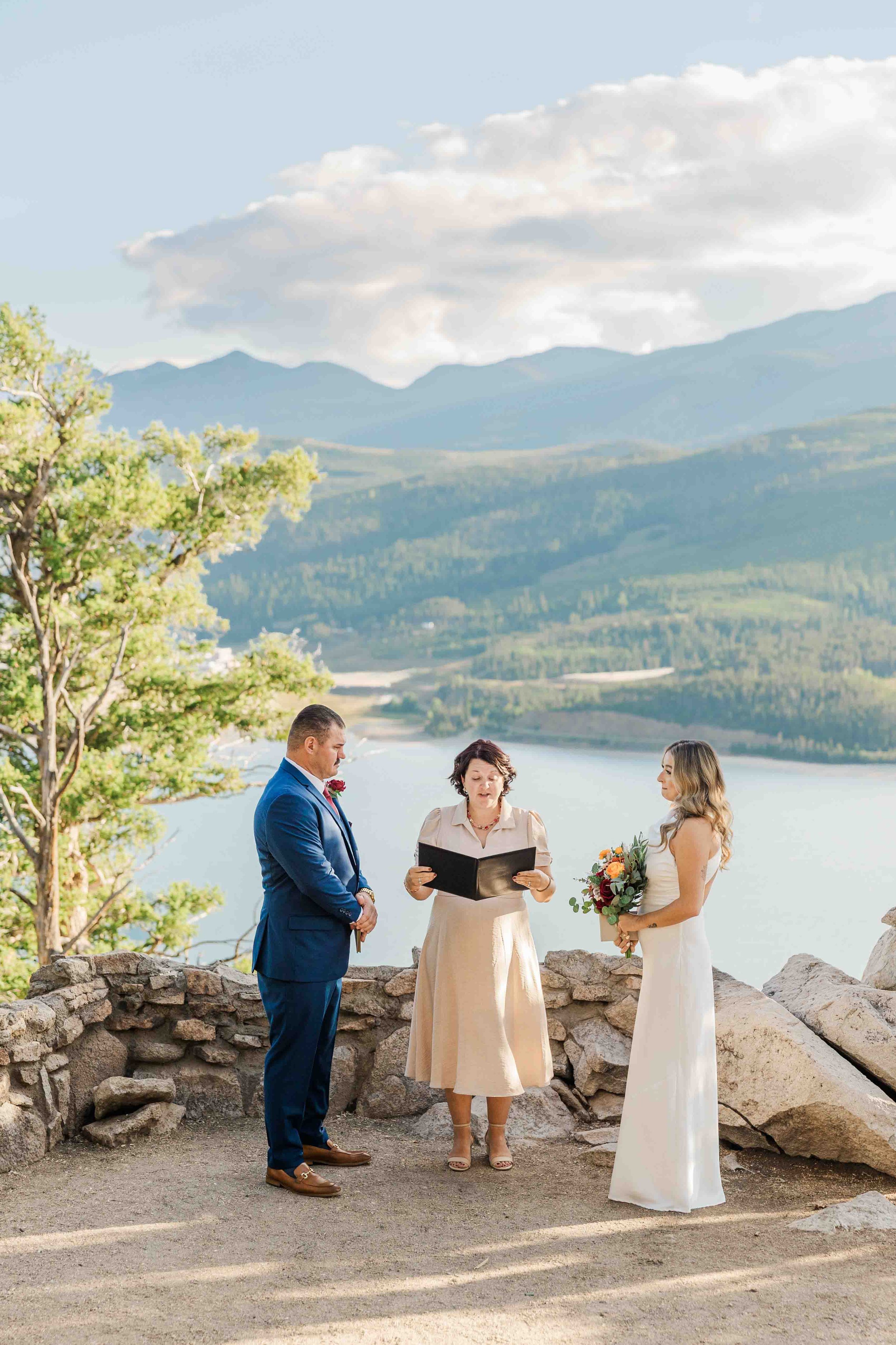 17_sapphire-point-overlook-ceremony-space.jpg