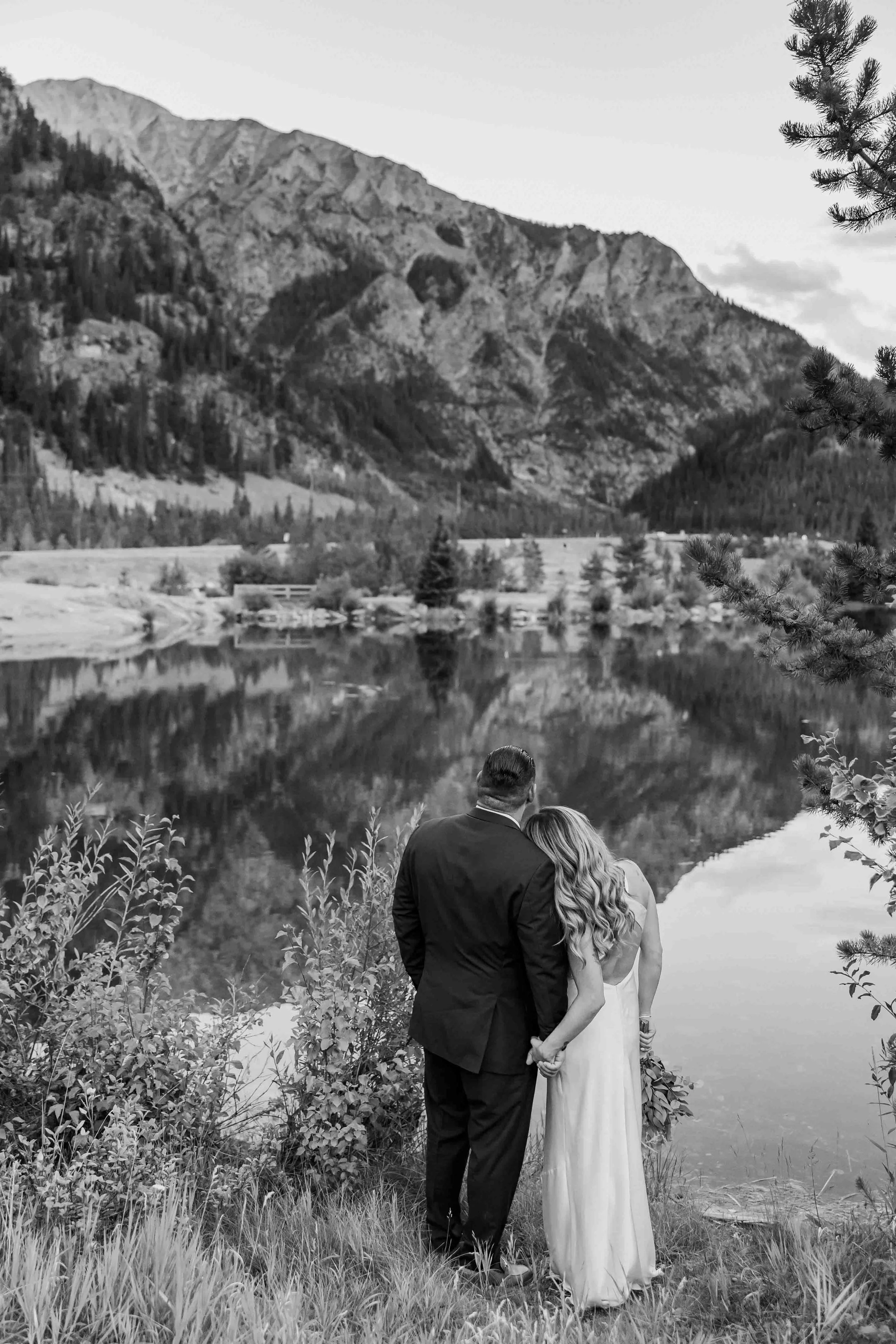 42_micro-wedding-portraits-sapphire-point-overlook.jpg