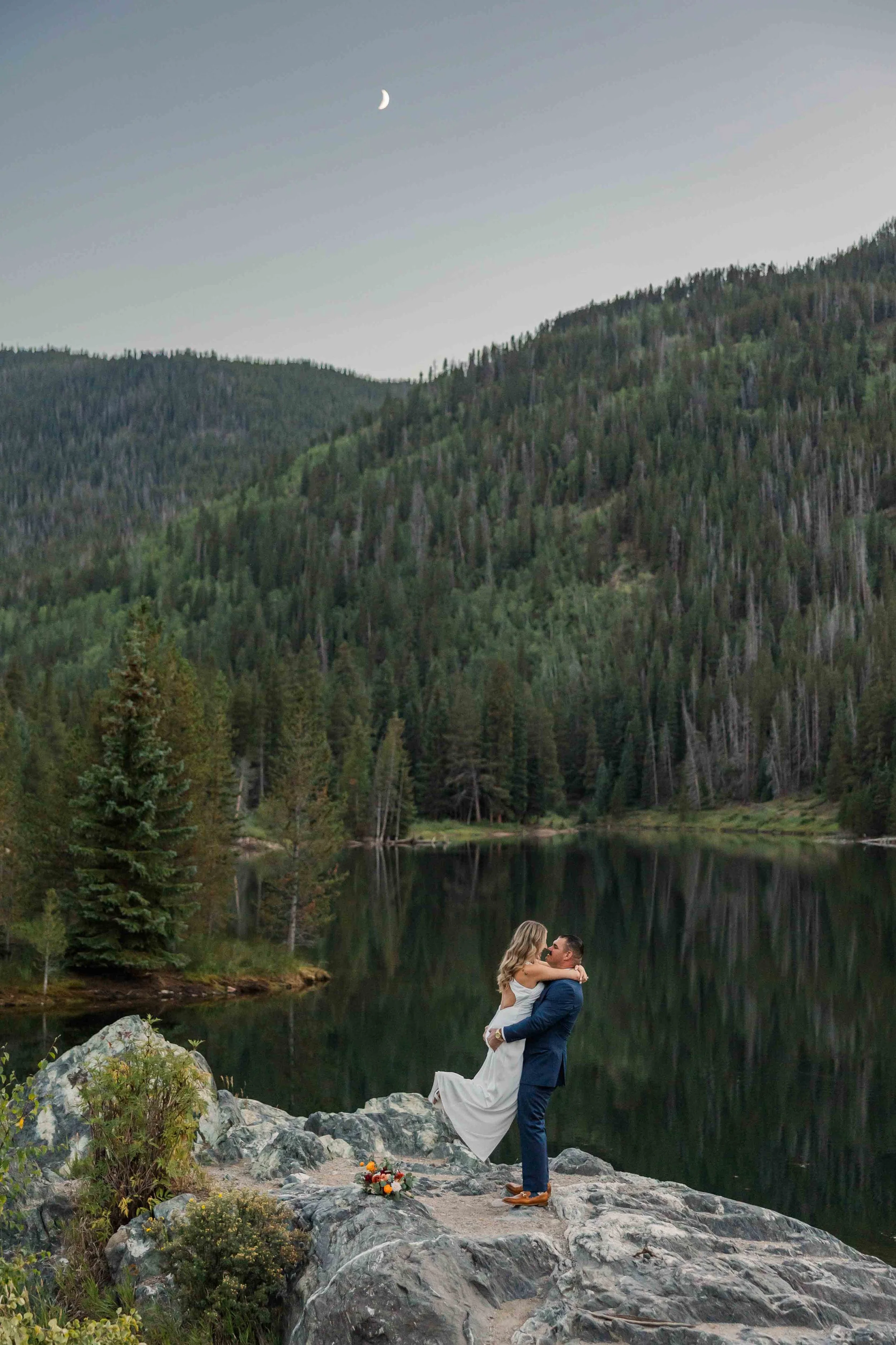 47_colorado-micro-wedding-late-night-wedding-portrais.jpg