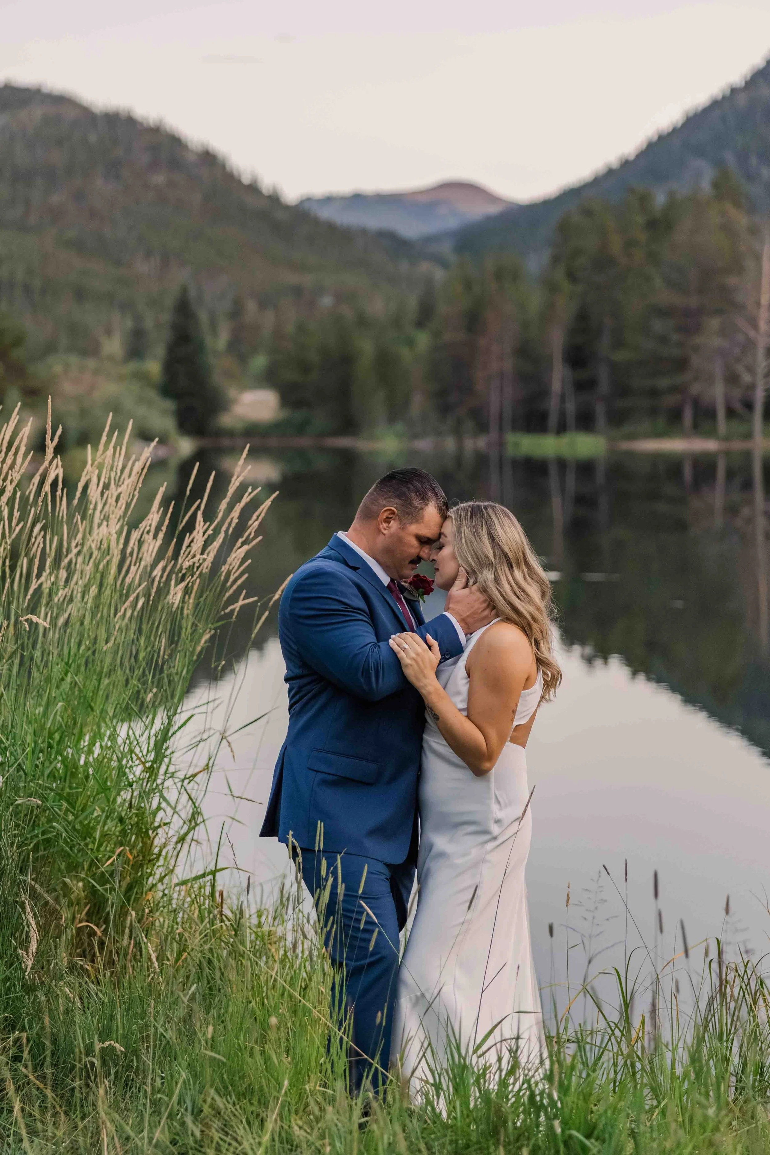 49_wedding-portraits-sapphire-point-colorado.jpg