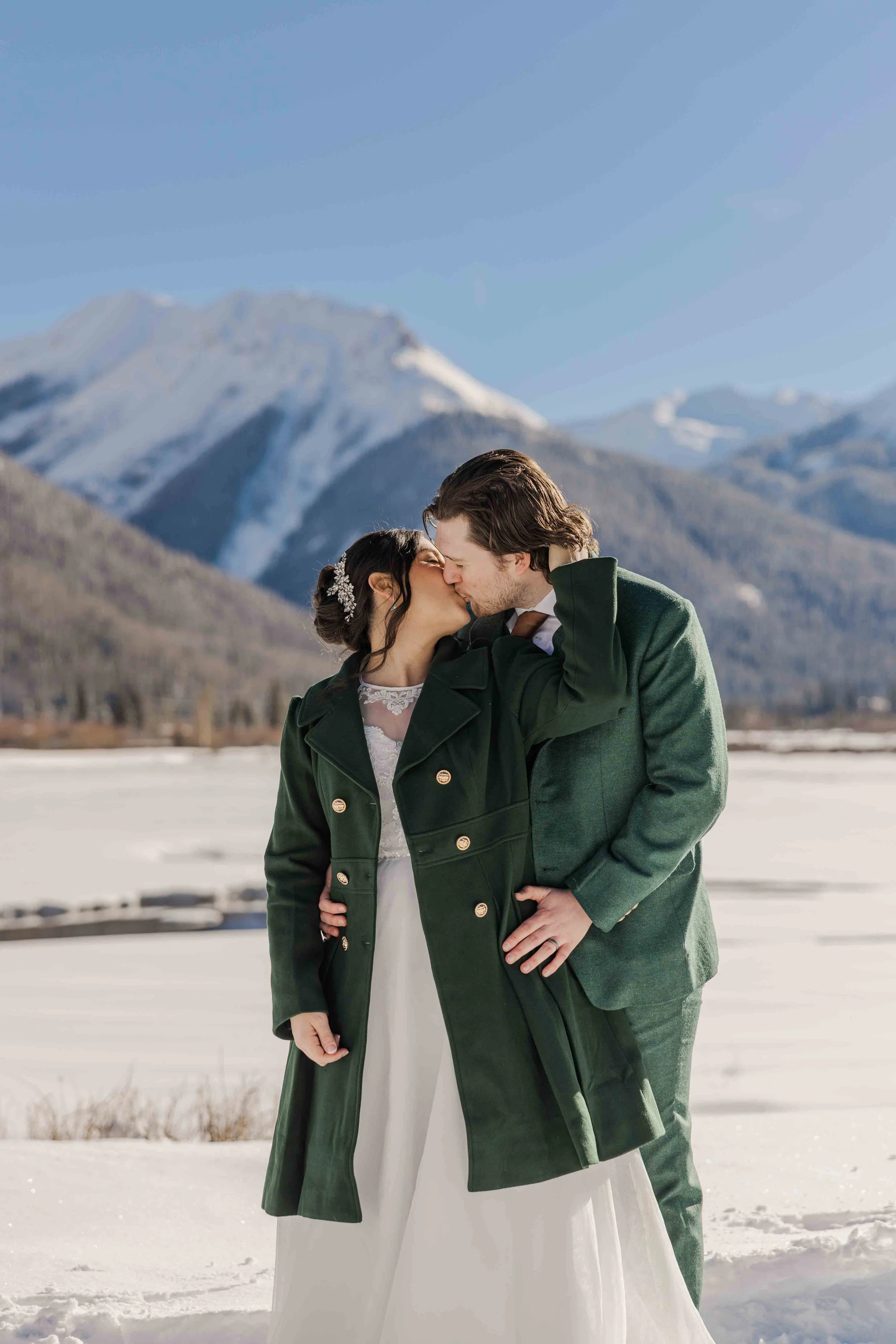 23_intimate-elopement-portrait-san-juan-mountain-wedding-day.jpg