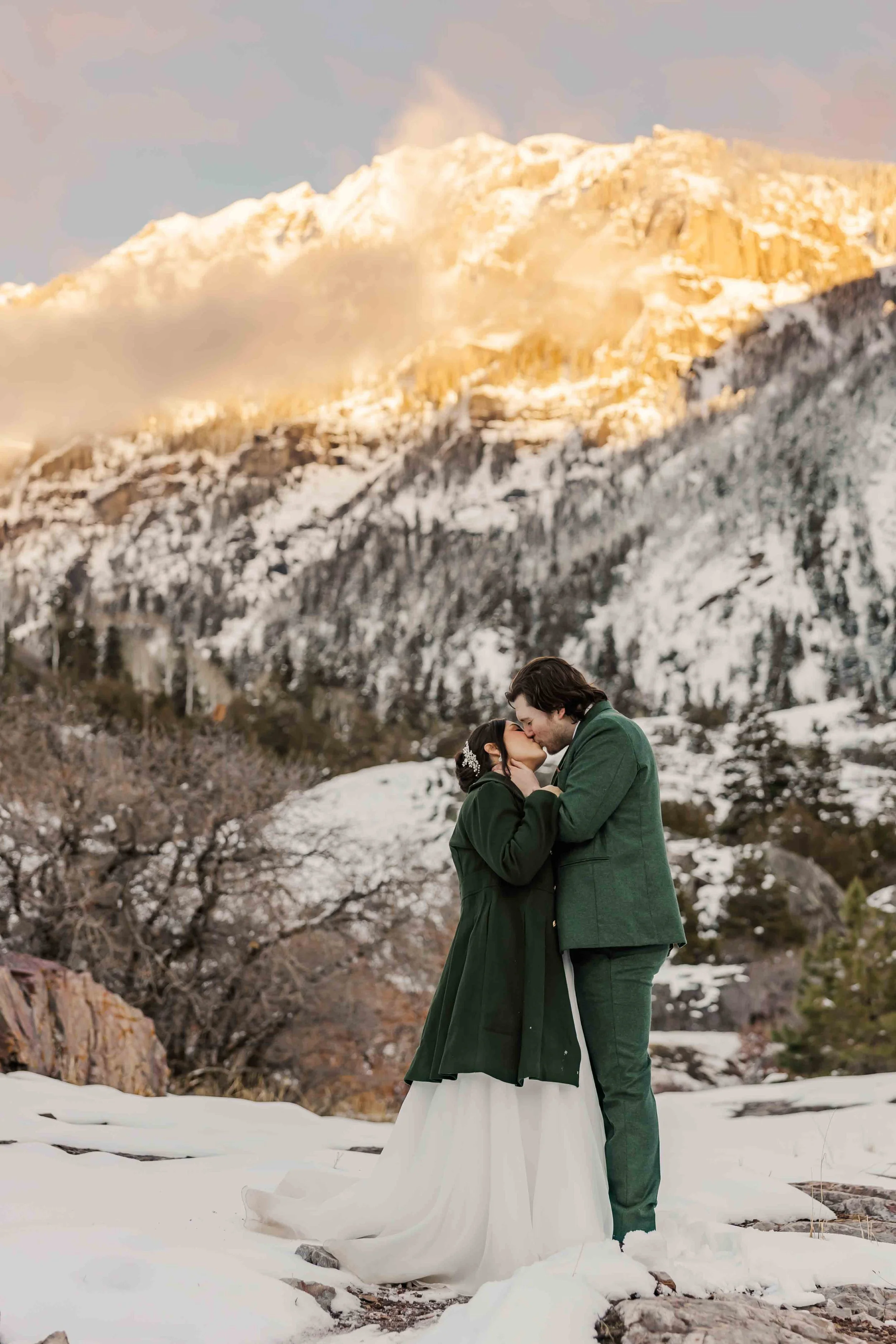 57_san-juan-mountains-winter-elopement.jpg