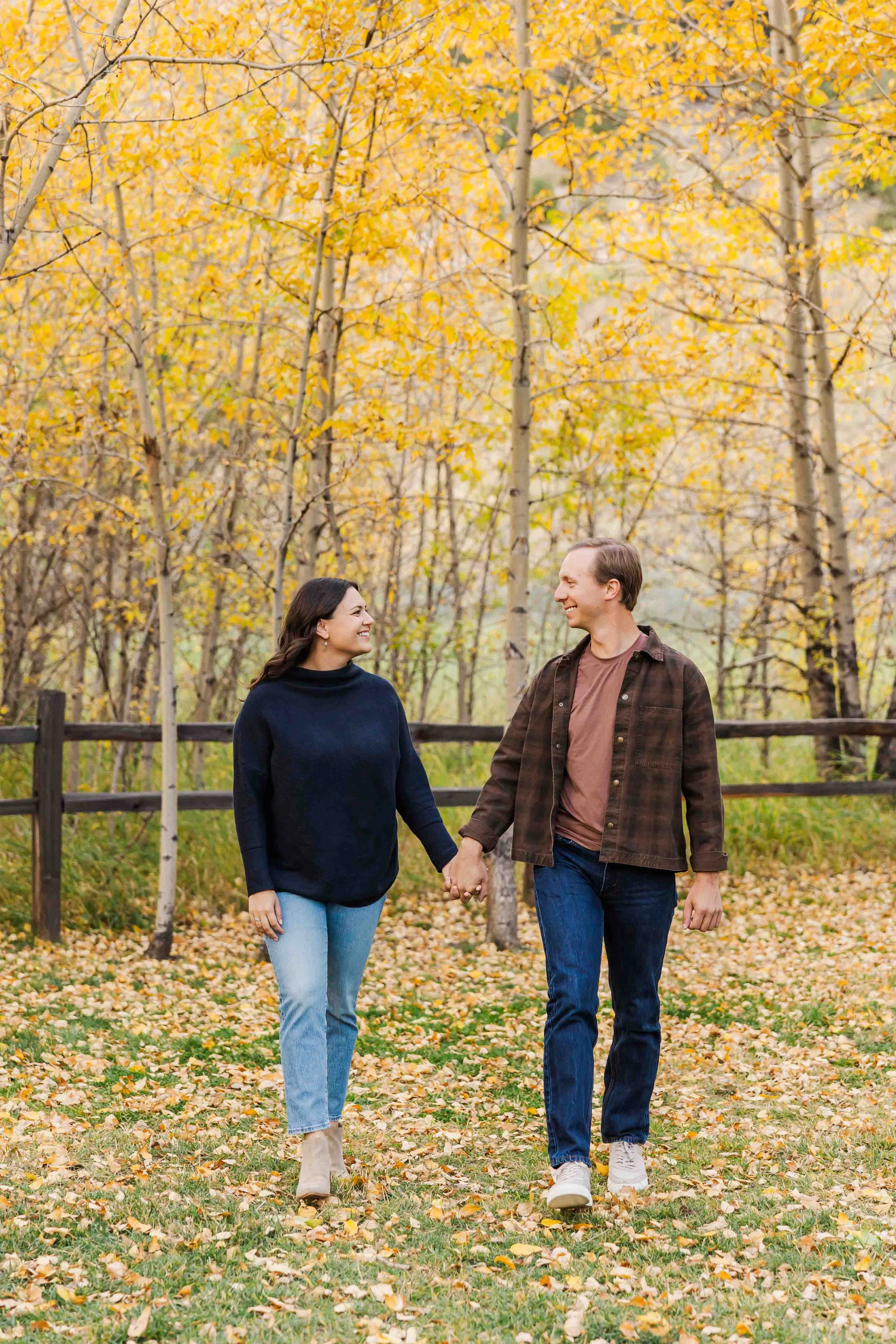 fall-engagement-session-in-guanella-2.jpg