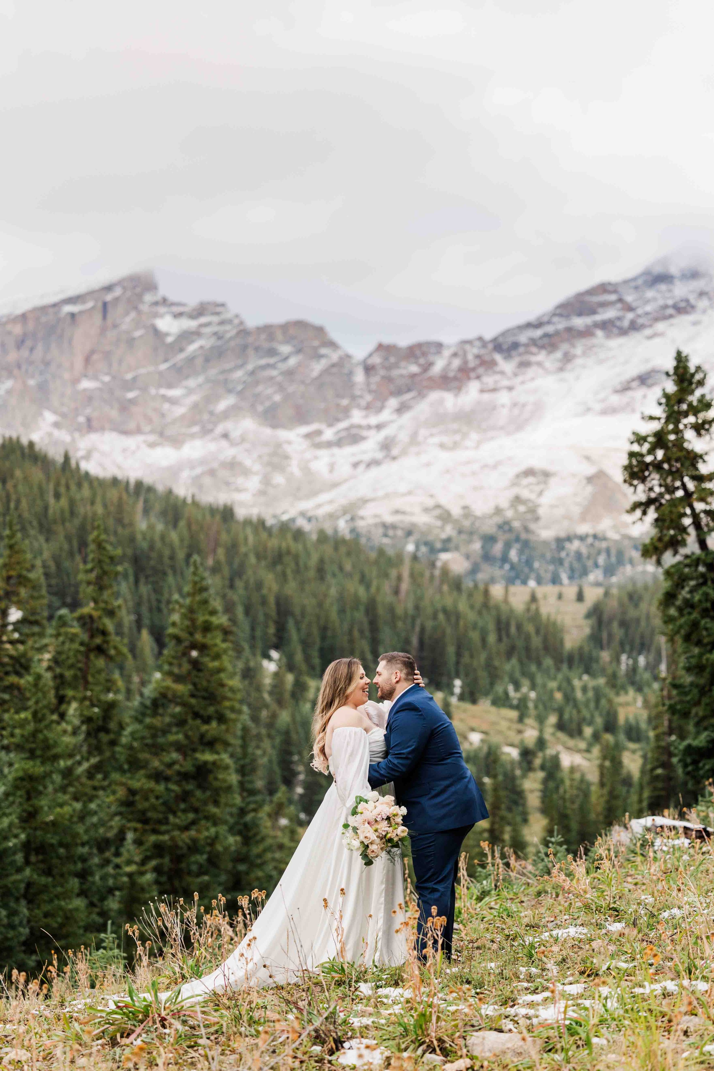 12_guanella-pass-georgetown-elopement-karakara-blooms.jpg