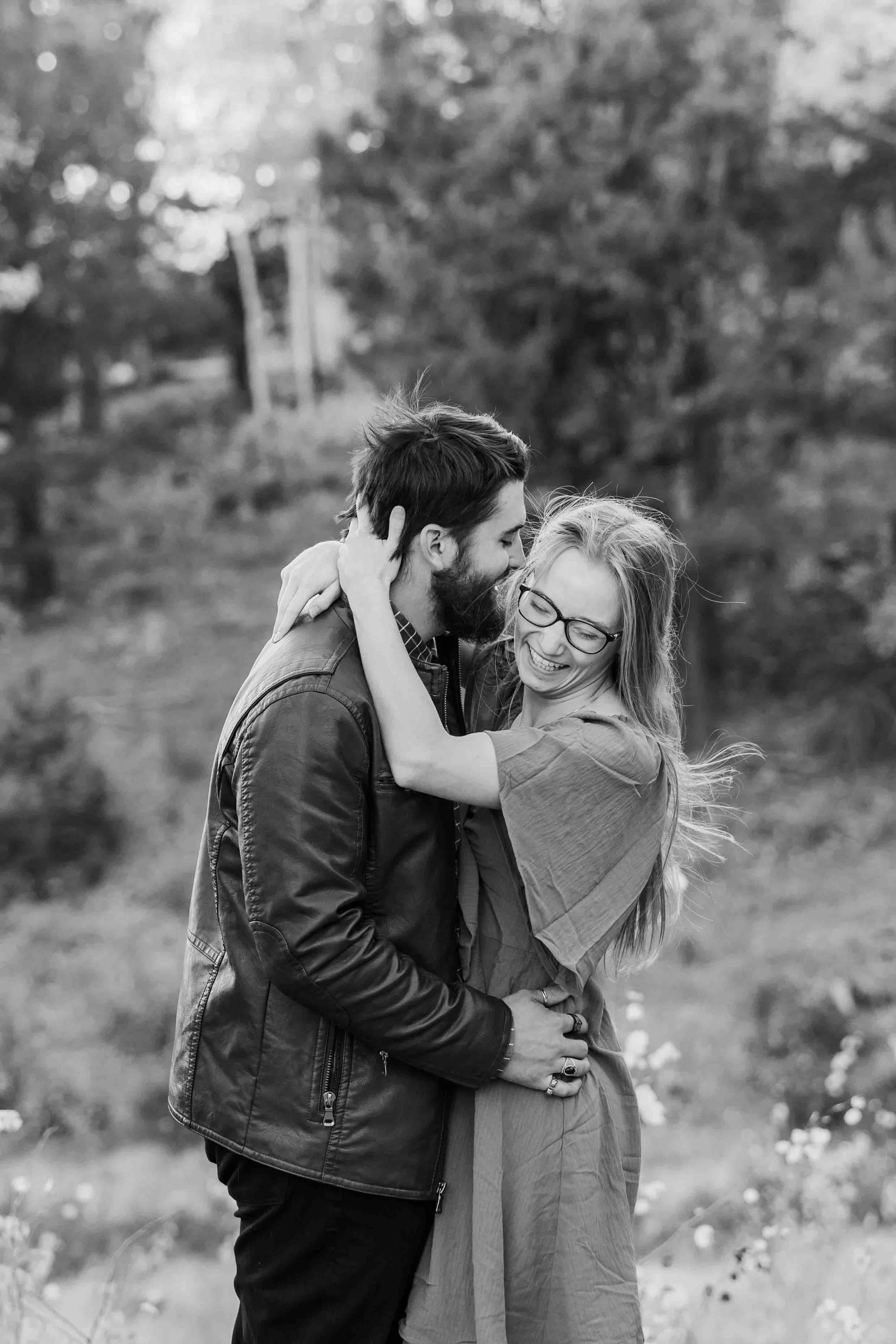02_colorado-fall-engagement-photos-2.jpg