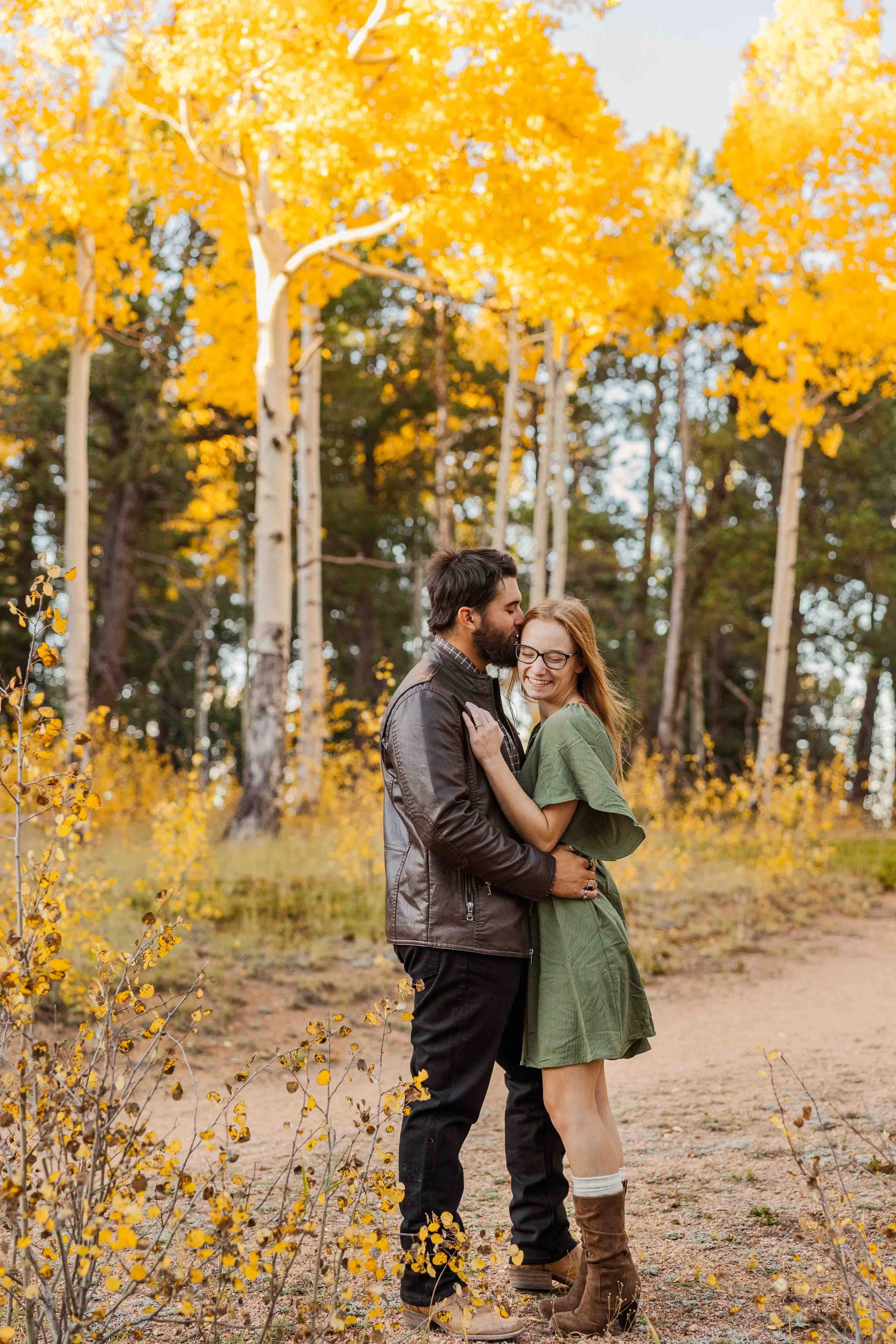 06_fall-engagement-photos-in-colorado.jpg