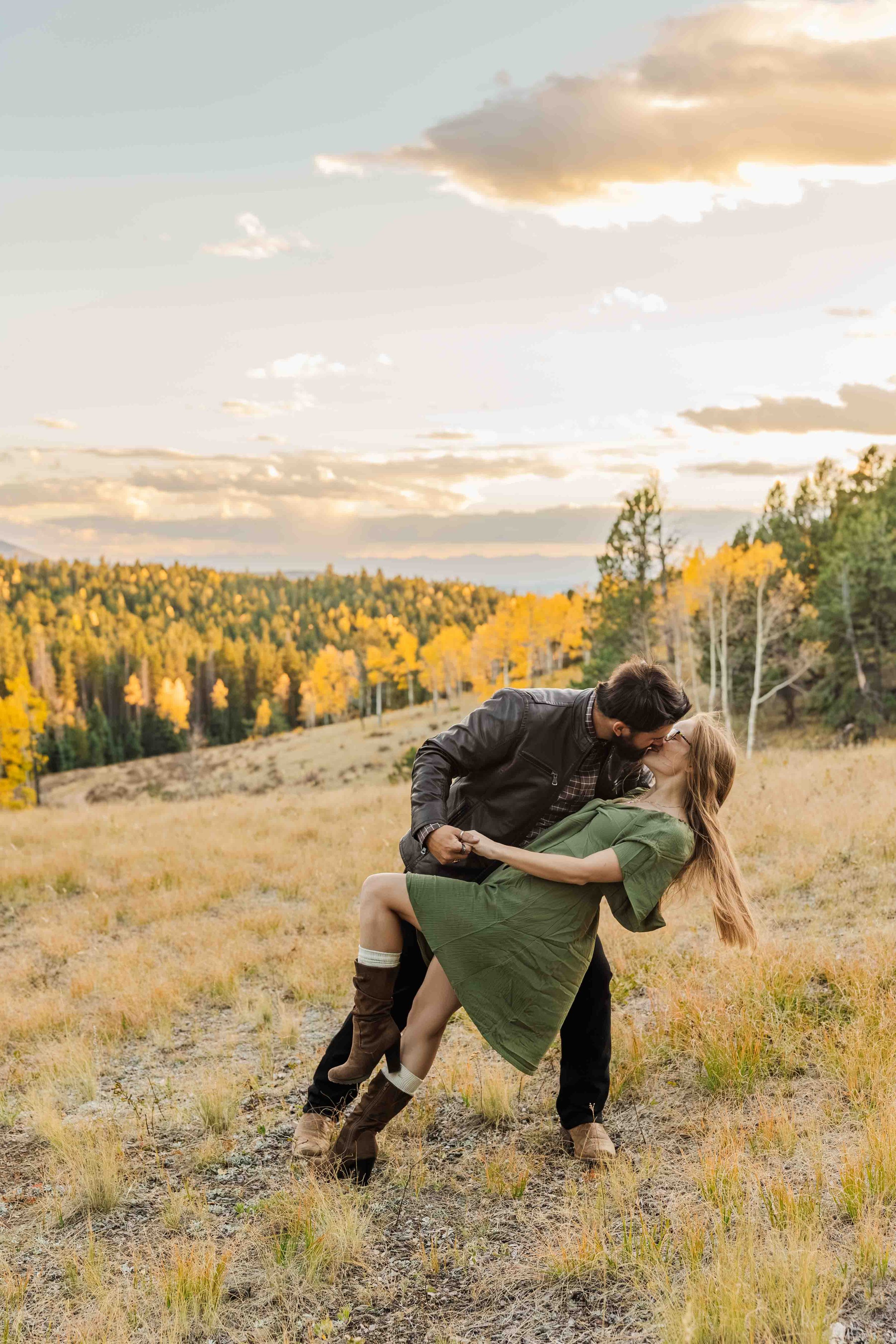 20_fall-engagement-photos-pikes-peak.jpg