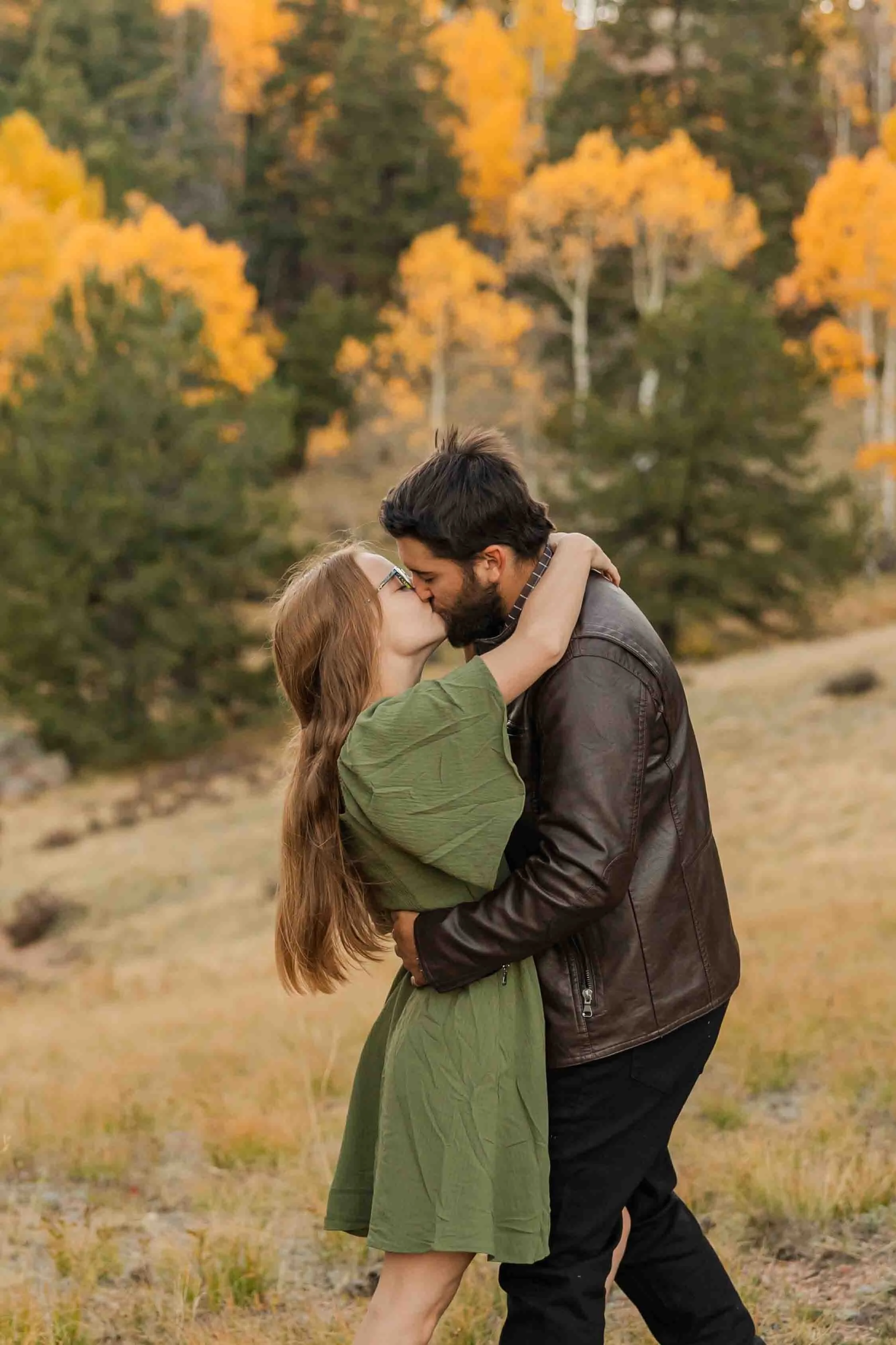 26_fall-engagement-session-in-the-mountains-of-colorado.jpg
