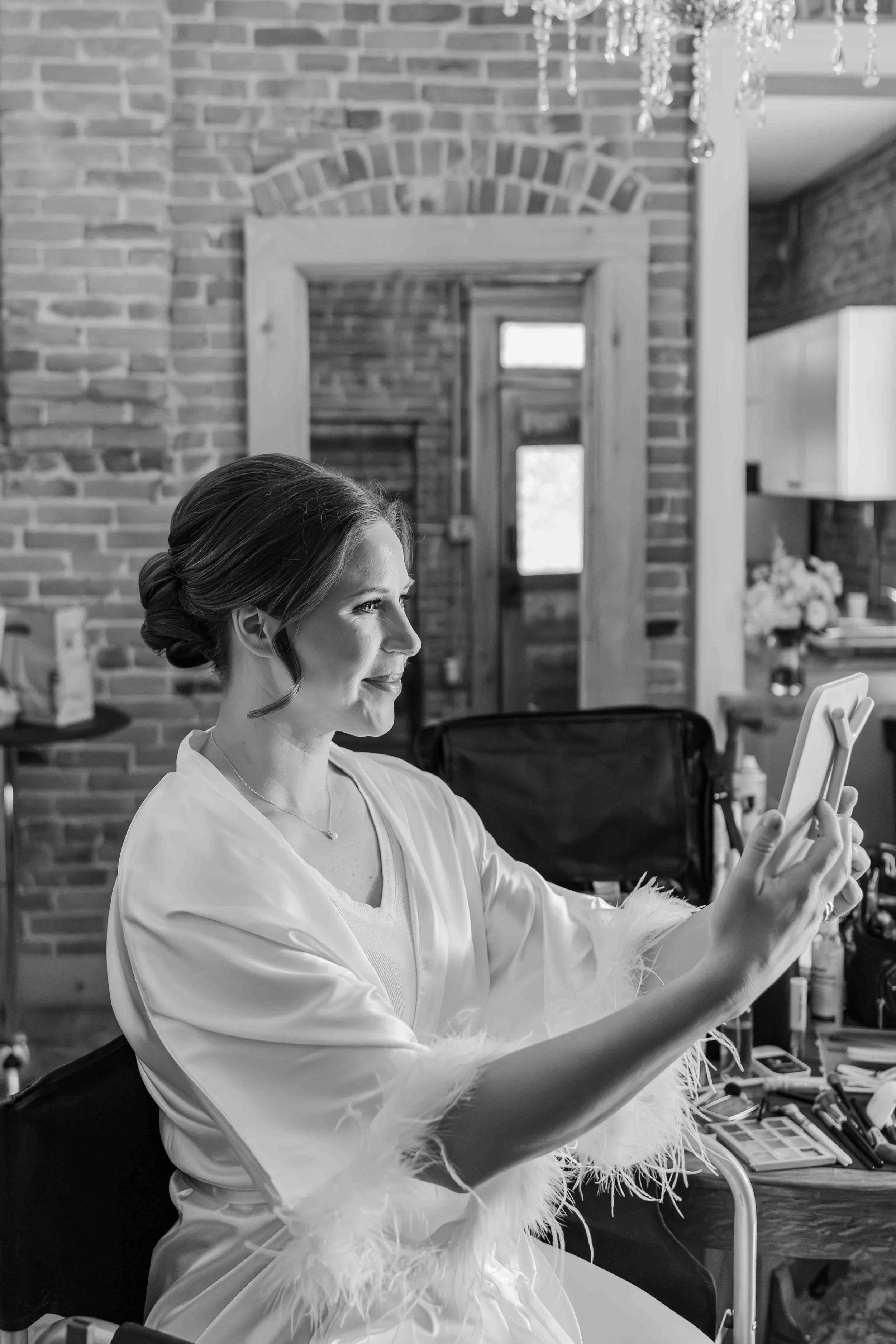 04_bridal-portraits-in-makeup-chair-inspiration.jpg