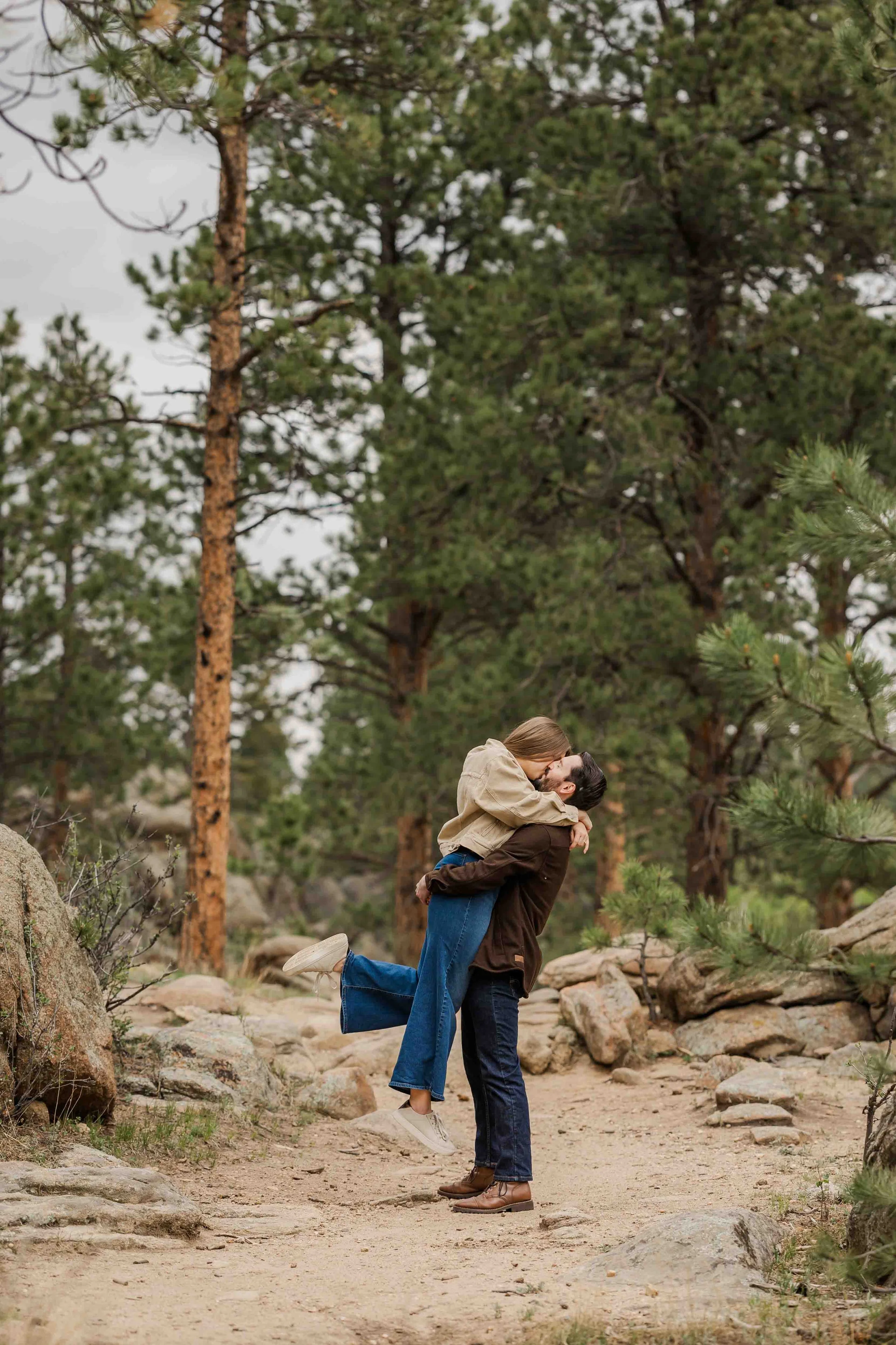 colorado-engagement-photos-in-evergreen-colorado-19.jpg