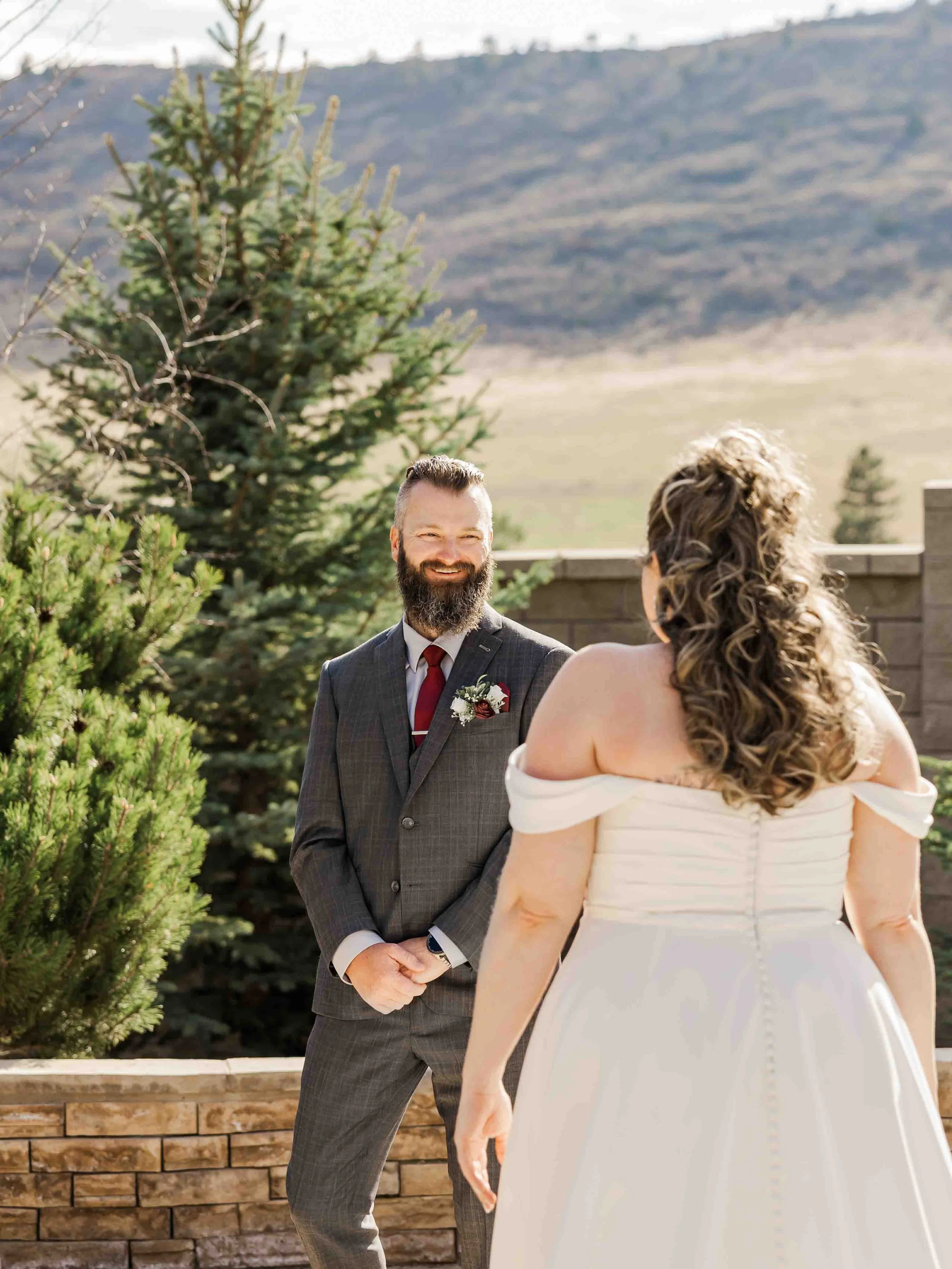 12_first-look-outdoor-wedding-colorado.jpg