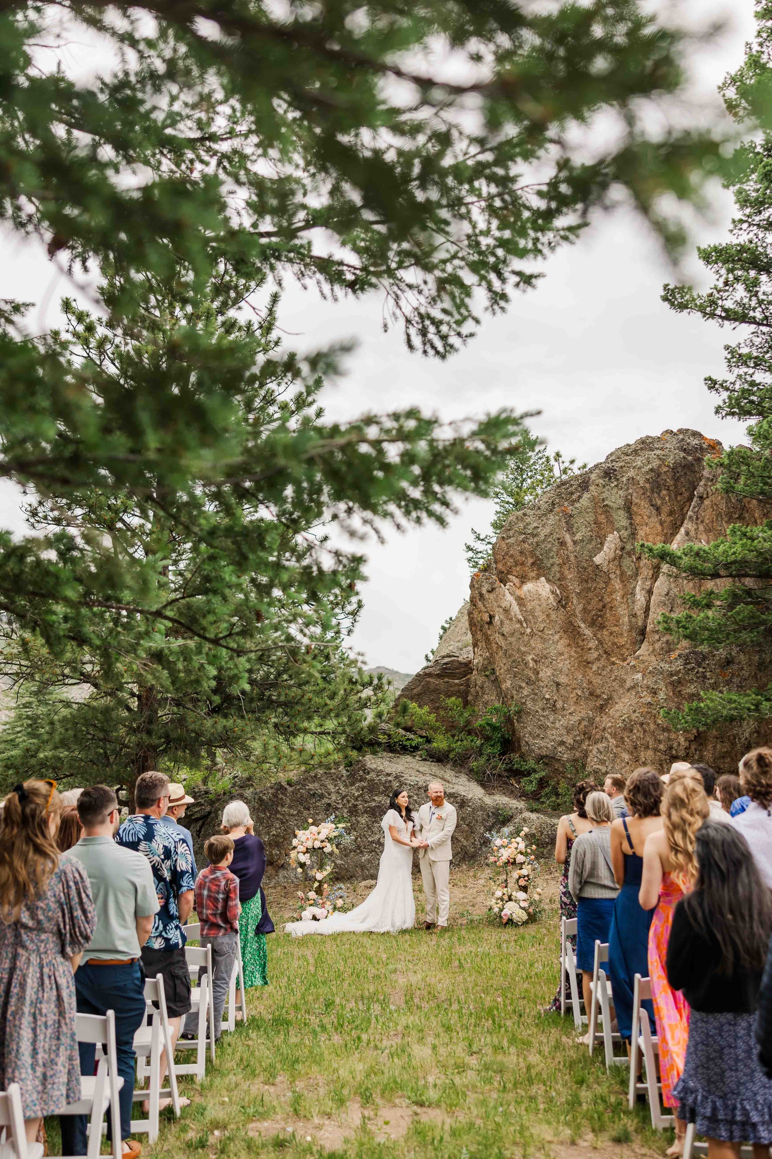 06_outdoor-wedding-venue-that-allows-pets-in-colorado.jpg