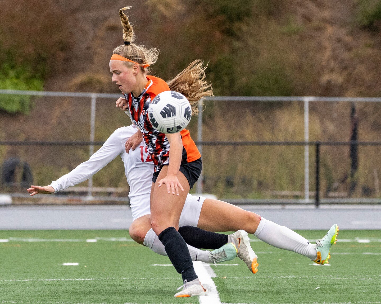 Only one goal, but that was enough to send @bearsgirlssoccer to the section final against Woodbury. It's always a tough game against Stillwater and the girls did what they needed to get the W! 

Link to all game photos in the bio.

#soccer #girlssocc