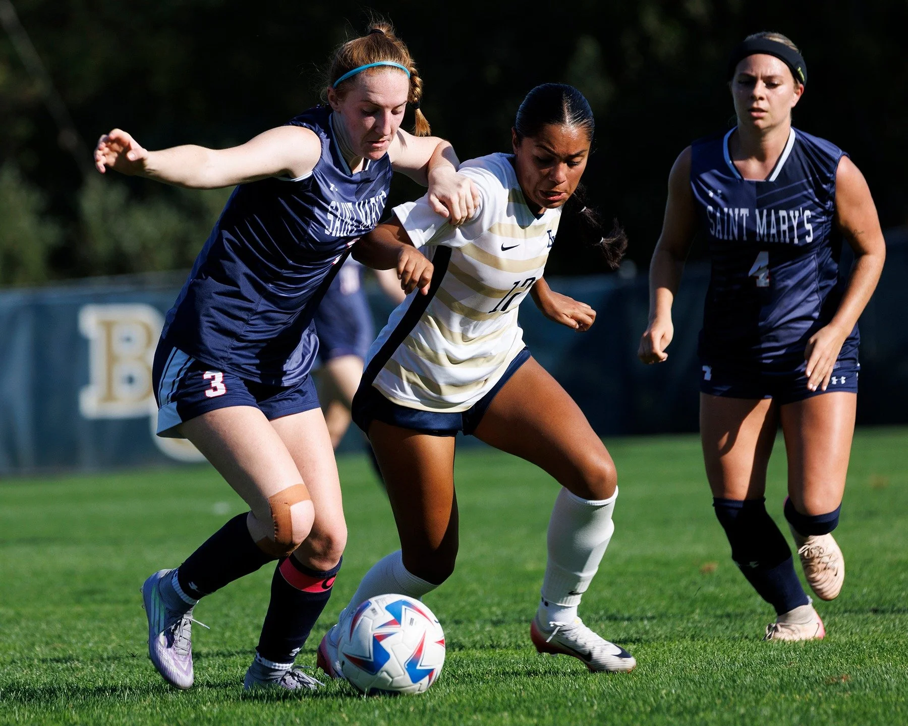 @bethelwsoccer lost 1-0 to a tough St Mary's squad this afternoon. Always cheering for @bethelroyals
#MIAC
#womenssoccer #soccer #collegesports #collegesoccer