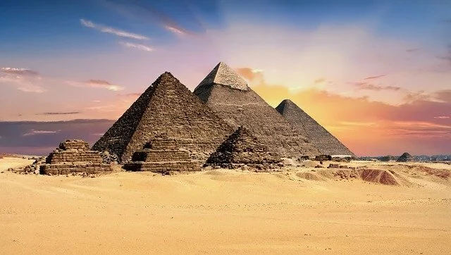 Egyptian Pyramids_640.jpg