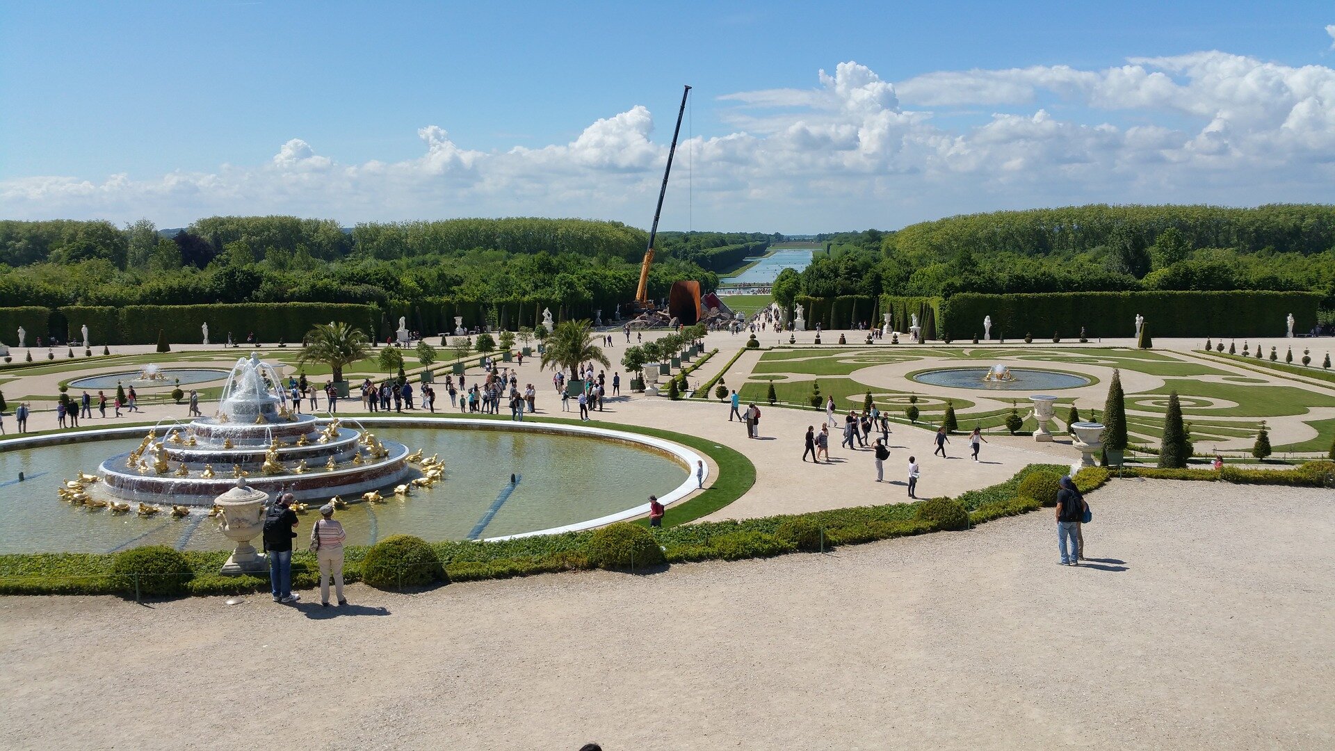 Версаль видео. Версаль парк. Версальский дворец фонтаны. Менажерия Версаль. Швейцарское озеро Версаль.