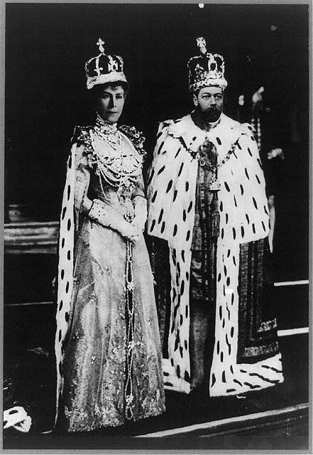 George V and Queen Mary in Coronation robes