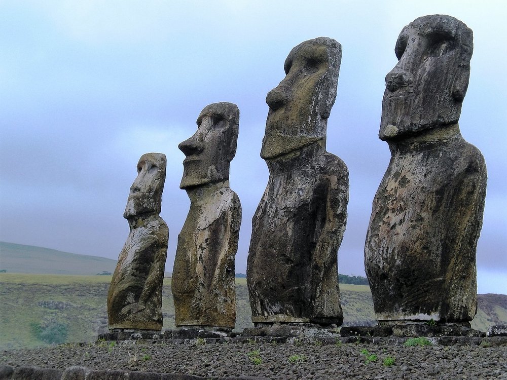 Moai statues