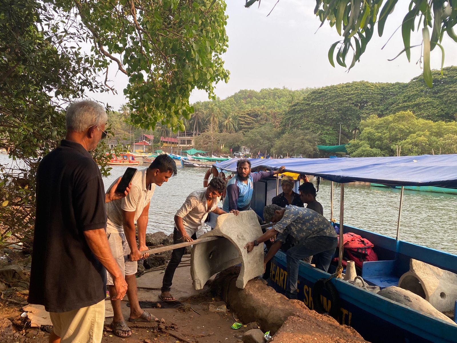600kg being moved for its final journey.