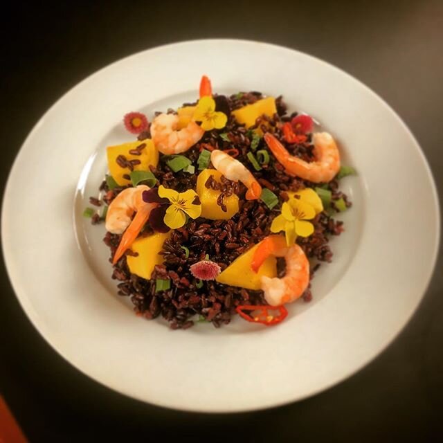 Spicy black rice, mango and shrimp salad #sexysalad me thinks