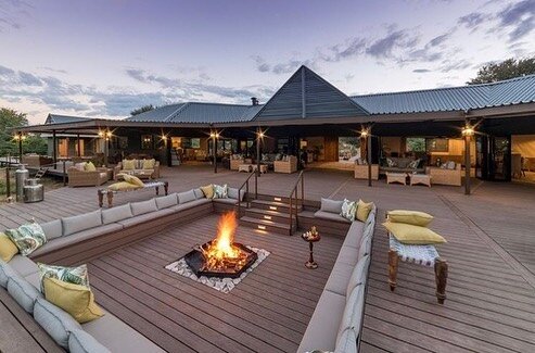 Stunningly luxurious and #goals for your #instagram @old_drift_lodge is one of our top picks for Victoria Falls
.
Relax with a glass of champagne in an outdoor bubble bath, swap stories around the fire or keep a lookout for the wildlife that frequent