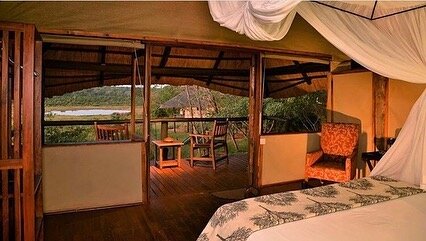 @ivory_lodge lodge is one of our favorite places to stay in #hwange
.
This lux lodge in the land of teak and tusks is a family friendly spot where you&rsquo;ll stay in a treehouse, get up close to the famed presidential elephant herd and spend evenin