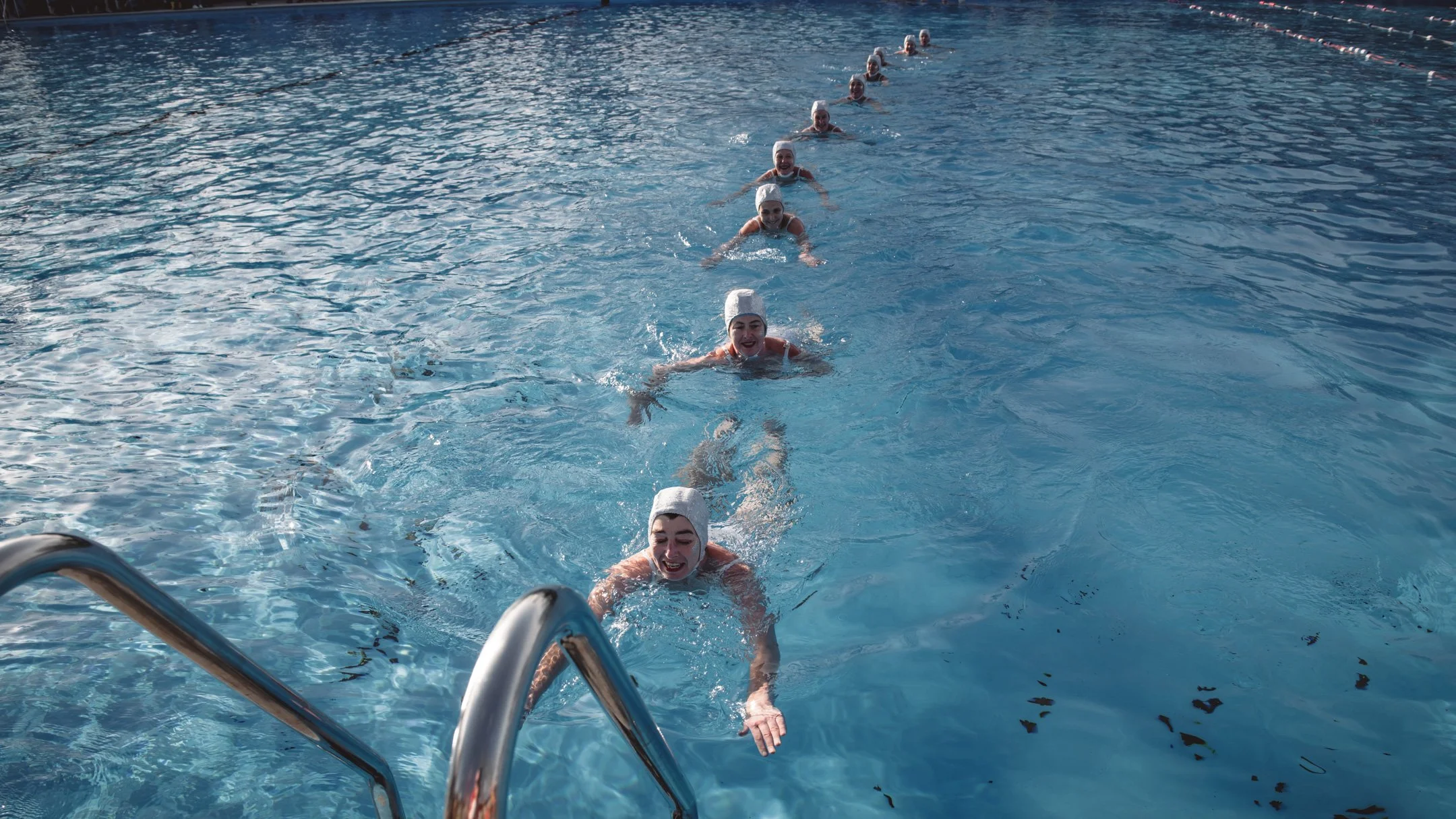 underwater-artistic-swimming-photography-17.jpg