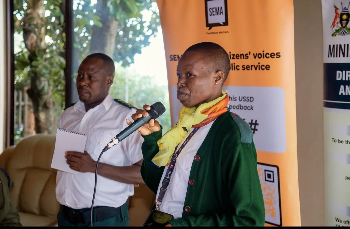 Immigration officers address community members  (1).jpg