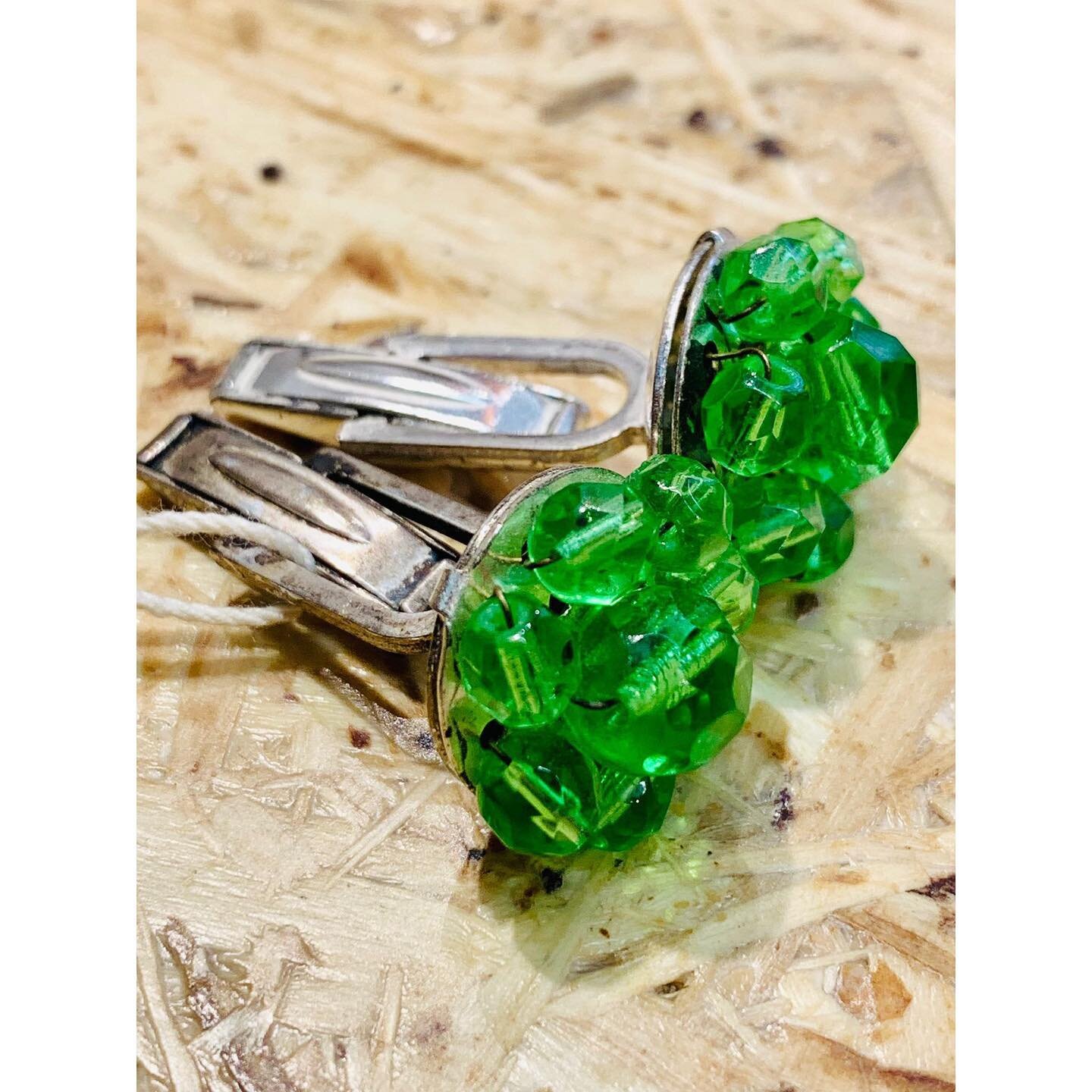 Cha cha cha 🥥🍍🍹
.
Upeeta viisuiltaa 🕺🕺💃💃
.
Ens viikolla jatketaan:
Ke-Pe 15-18, La 12-15
.
.

#🏳️&zwj;🌈 #🏳️&zwj;⚧️ 
#visitkinnunem #privateshopping  #handpicked #vintage #vintageshop #secondhand #secondhandfashion #unisex #unisexclothing #u