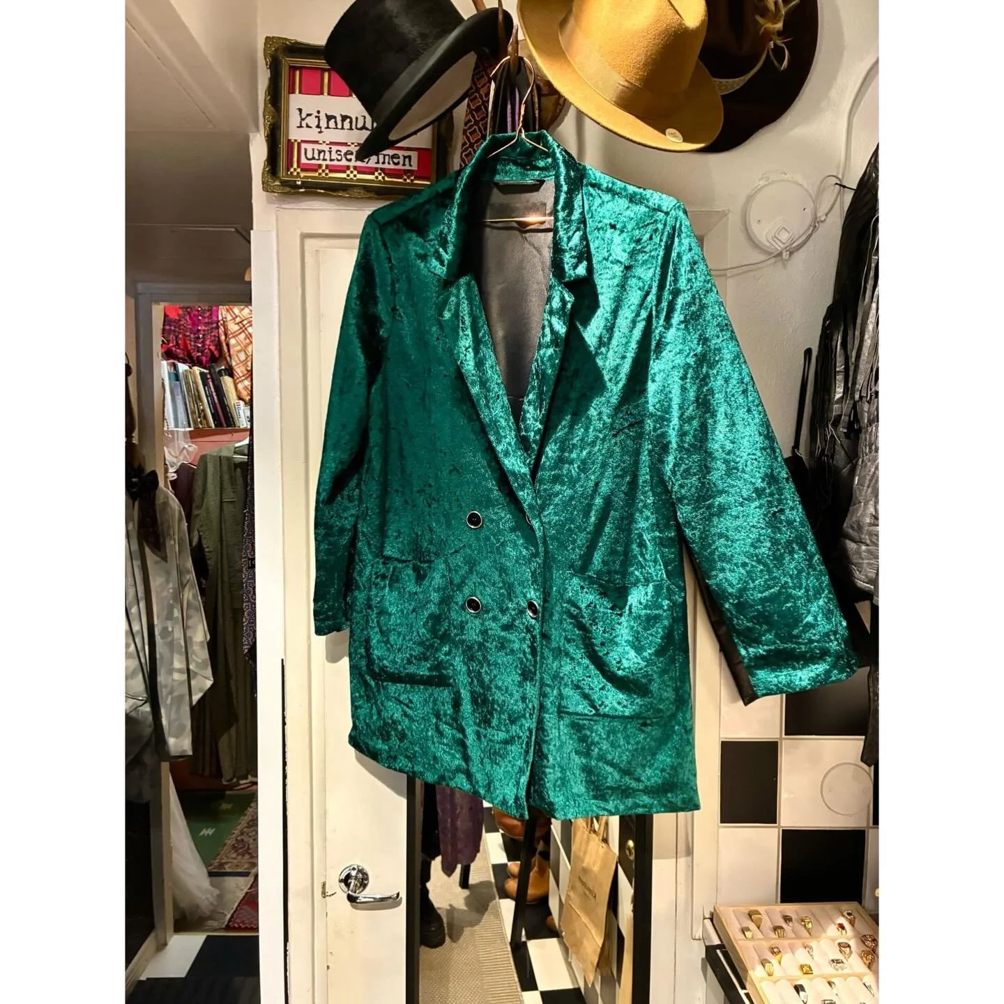 V I M M A 💚
.
M, 145&euro;
.
#vimma #unisexstyle