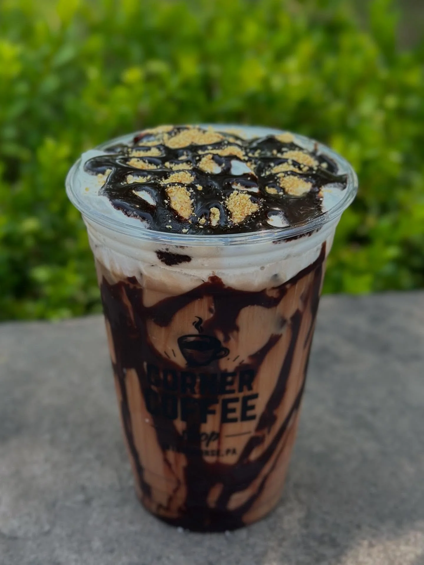 ☀️ Cool off with your favorite iced coffee on these hot, sunny days. Try our S’mores Iced Coffee - it will only be here until the end of the week!
We’re open 8am-6pm today.
#cornercoffeeshop #icedcoffee #icedcoffeeaddict #intercoursepa