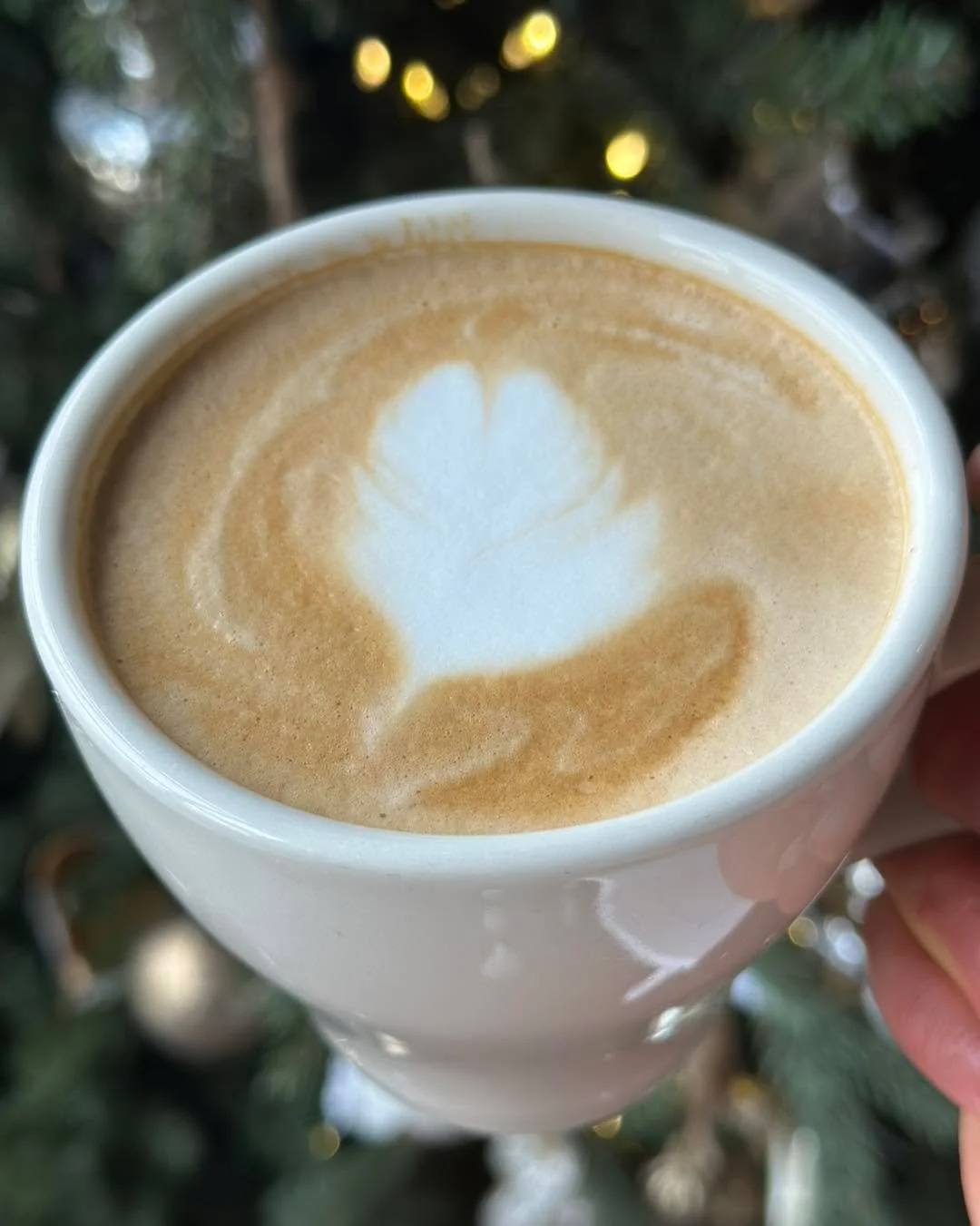 🎄 Good morning, Nutcracker Latte! We&rsquo;re enjoying the most wonderful time of the year by sipping this seasonal favorite. 

🎹 Don&rsquo;t miss an upbeat night of LIVE MUSIC with Phyllis Sands from 6-8pm.

We are open 8am-8pm today.

#cornercoff