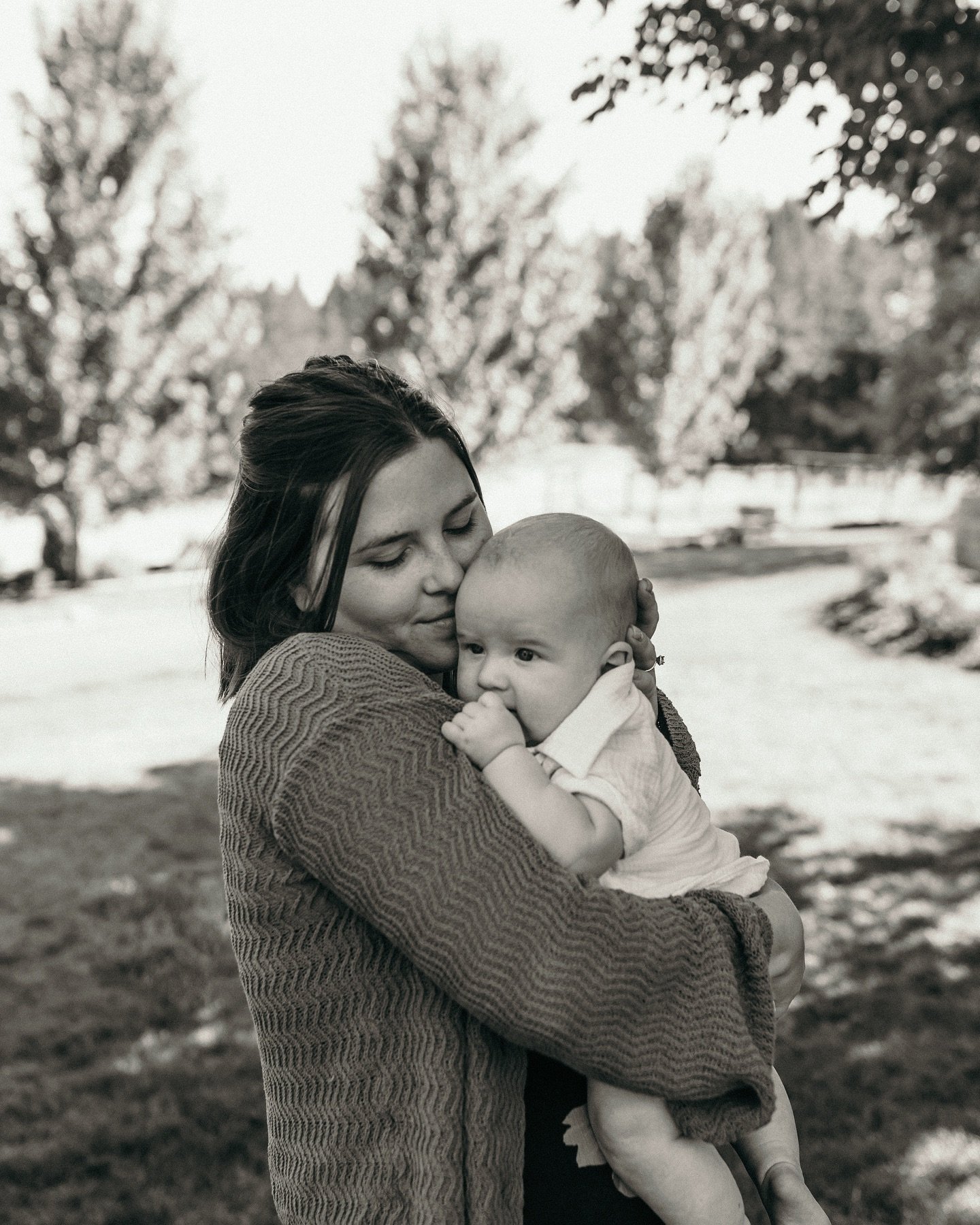 Sweet little Everett 🥹🫧🧸

One of my highlights from our time in the States this summer was seeing how our family is growing. I came into Davids family when I was young, and his siblings quickly felt like my siblings. So this summer was extra speci