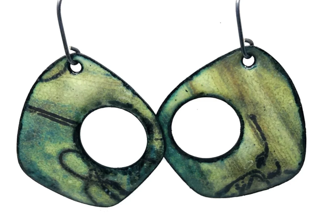 Leslie Parsons "Black Lines with a Hole"