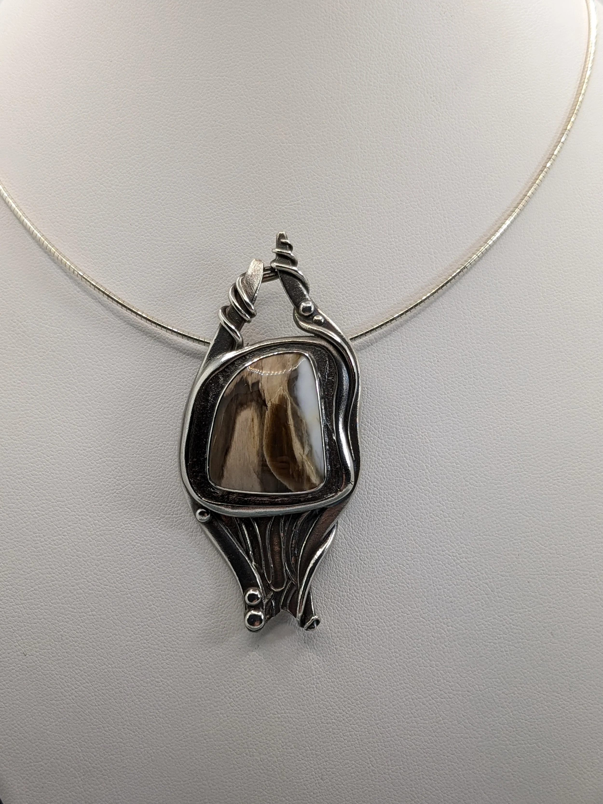 Marie Gniazdowski "Go With the Flow"