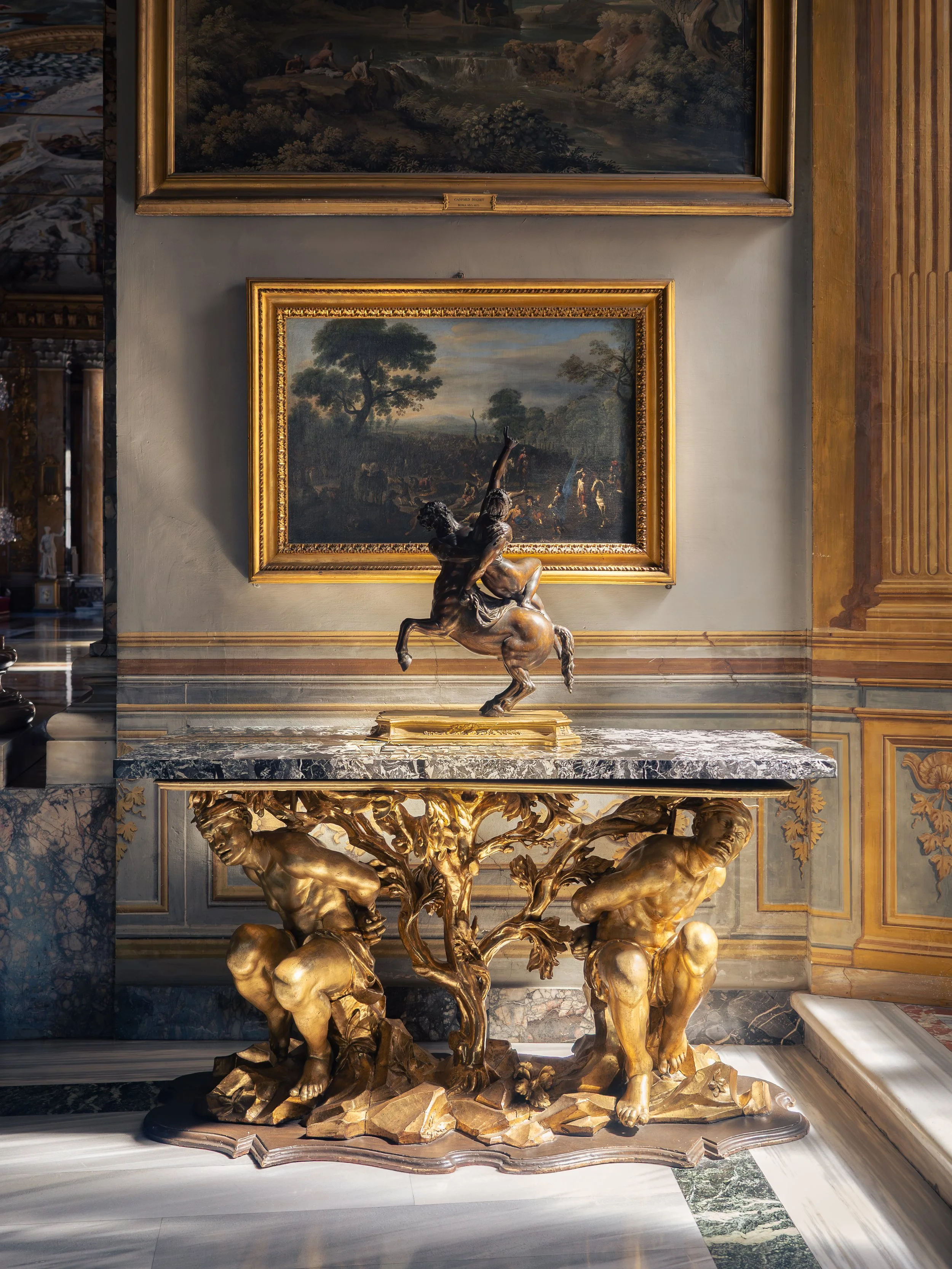 Palazzo Colonna: I like my palazzo with a side of cannonball.