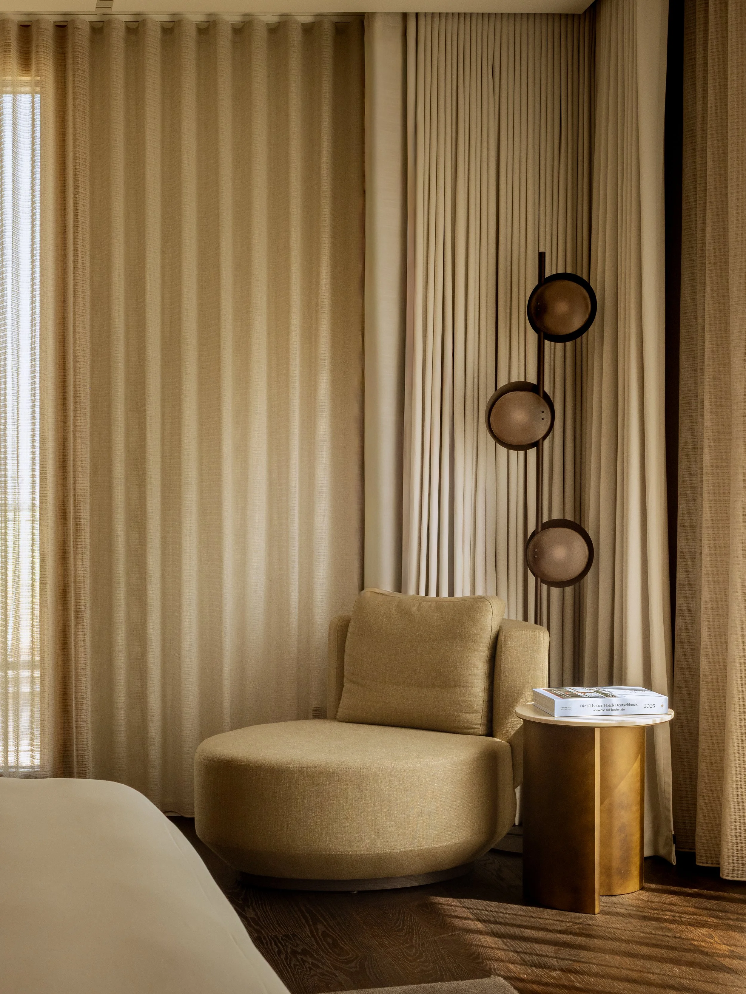 Königshof Munich.  Michael Adair, photographer

luxury hotel photographer, hospitality interior photography, boutique hotel photographer Europe, 5-star resort photography, hospitality branding photography, architectural hotel photographer