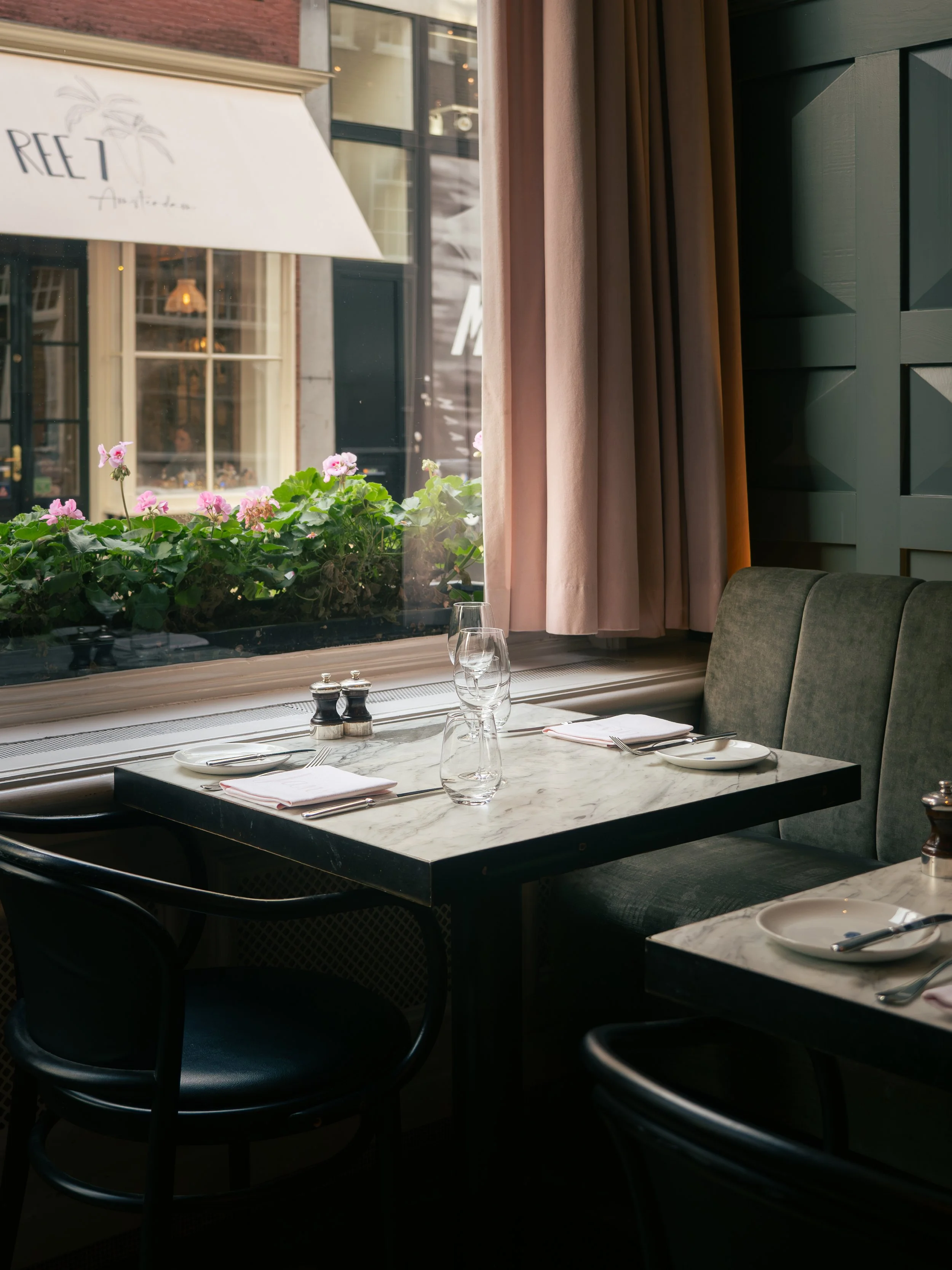 Pulizer Amsterdam.  Michael Adair photographer

luxury hotel photographer, hospitality interior photography, boutique hotel photographer Europe, 5-star resort photography, hospitality branding photography, architectural hotel photographer