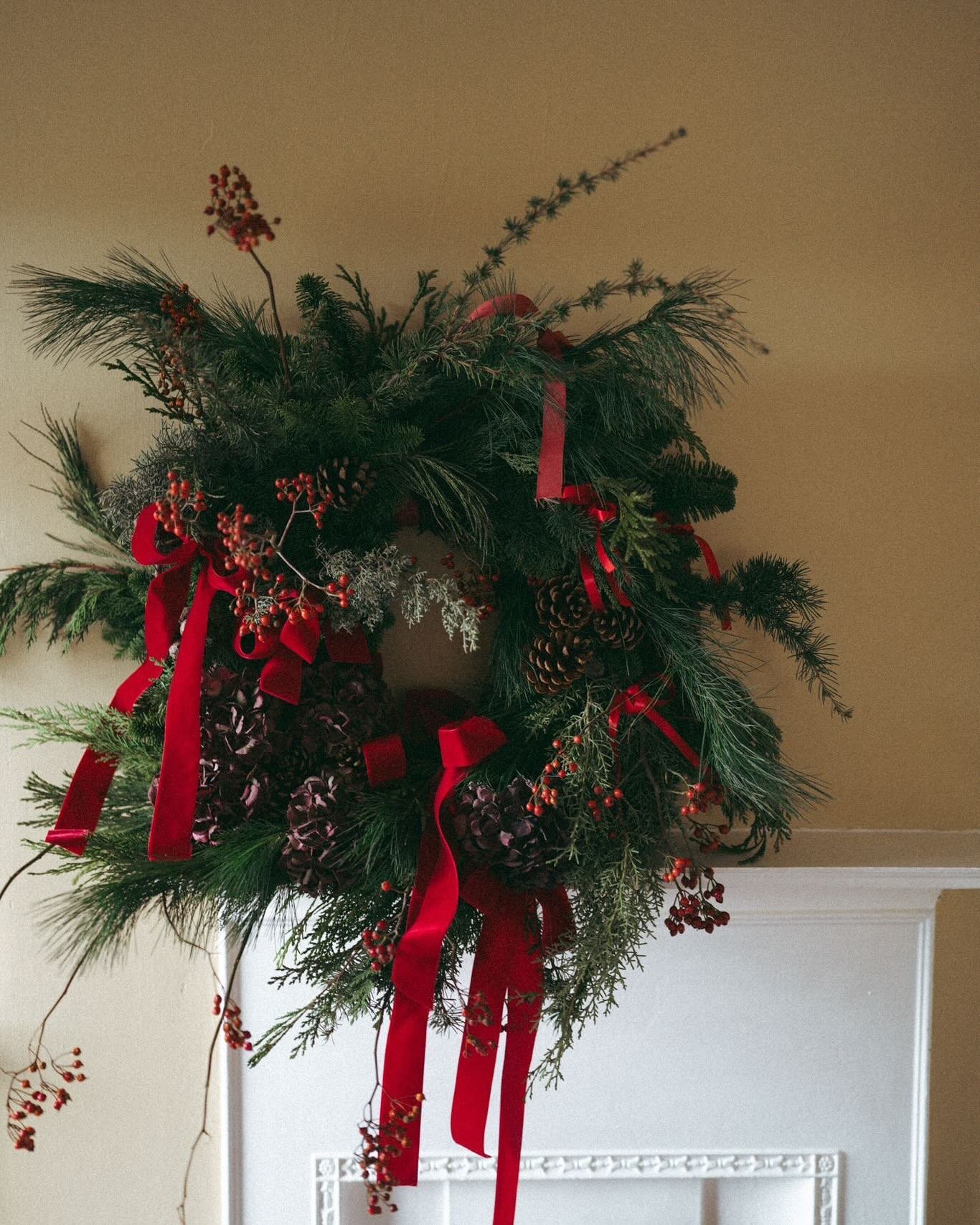 Wilde wreath offerings are GO ✨

Available for delivery or collection from next weekend, from your traditional delights to the big bougie babes, we&rsquo;re here for you! 

Our bells are well &amp; truly jingling 💫

(Link in bio for details on all o