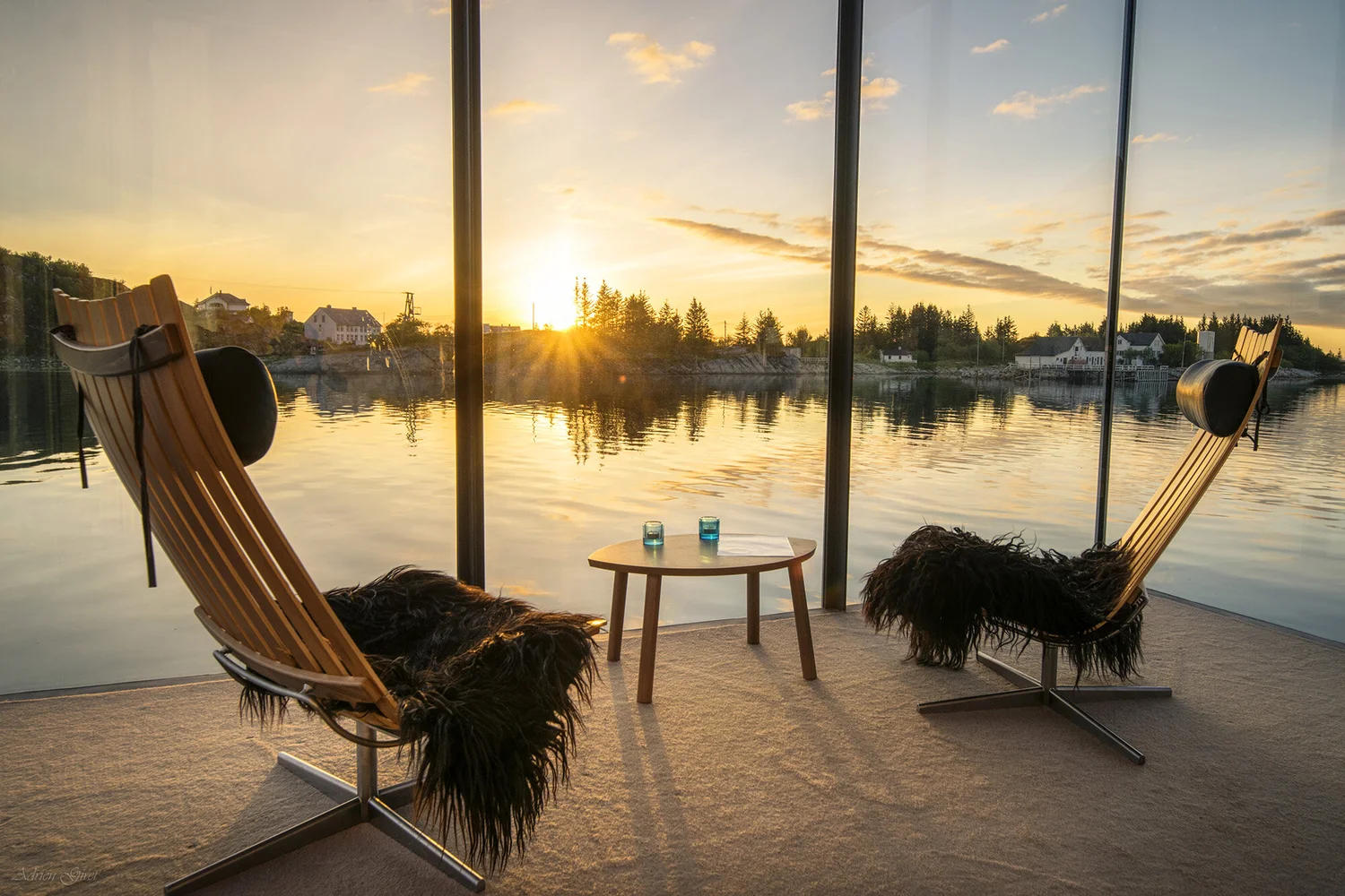 Manshausen Island Resort under the night sky
