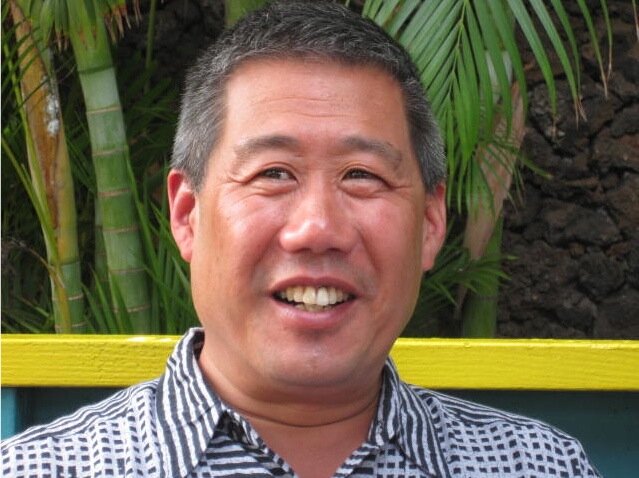 On Solution Focused Therapy, Narrative Therapy, and Distinctions that Make a Difference