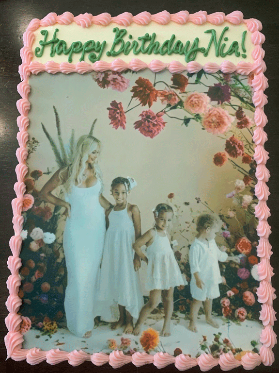 Family-Photo-Cake.gif