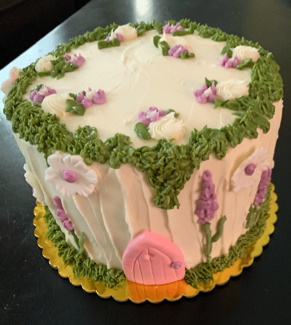 Fairy-cake-with-purple-flowers.gif