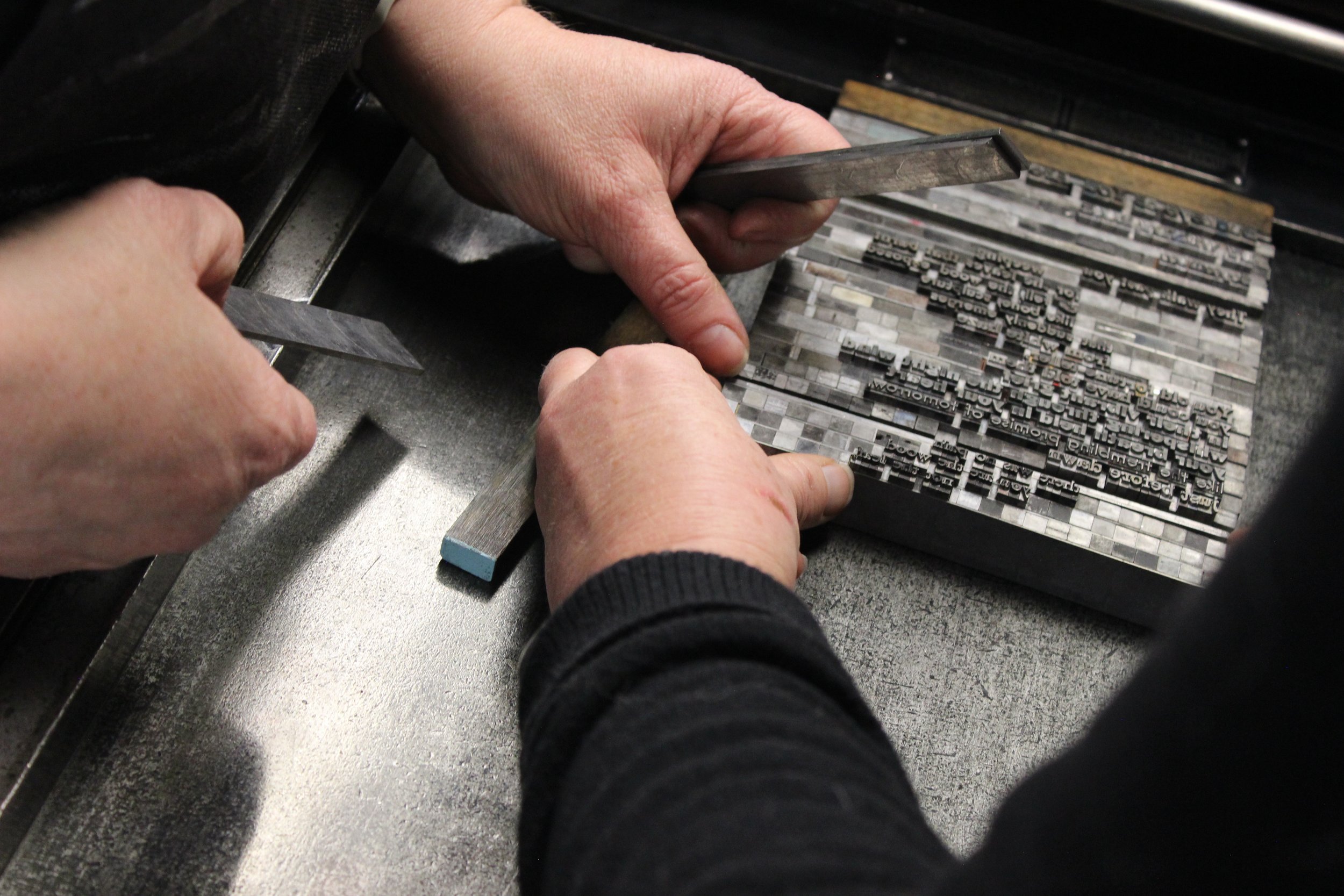 MCBA-wksp-Letterpress2SettingType-2022-3.JPG