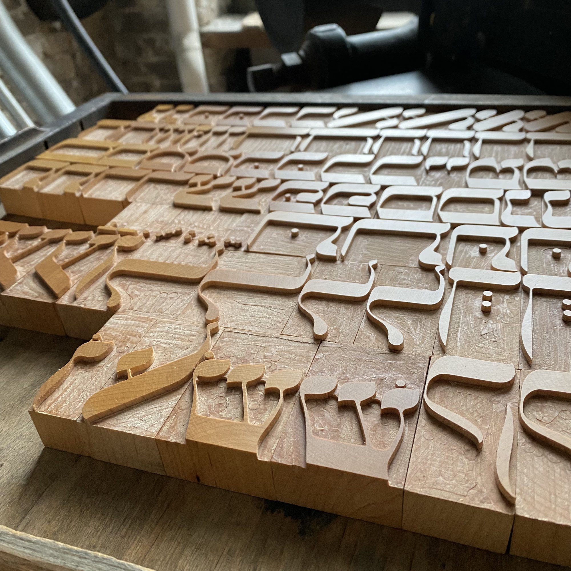 MCBA-wksp-AwendLetterpressCardswithHebrewType-01.2023-4.jpg