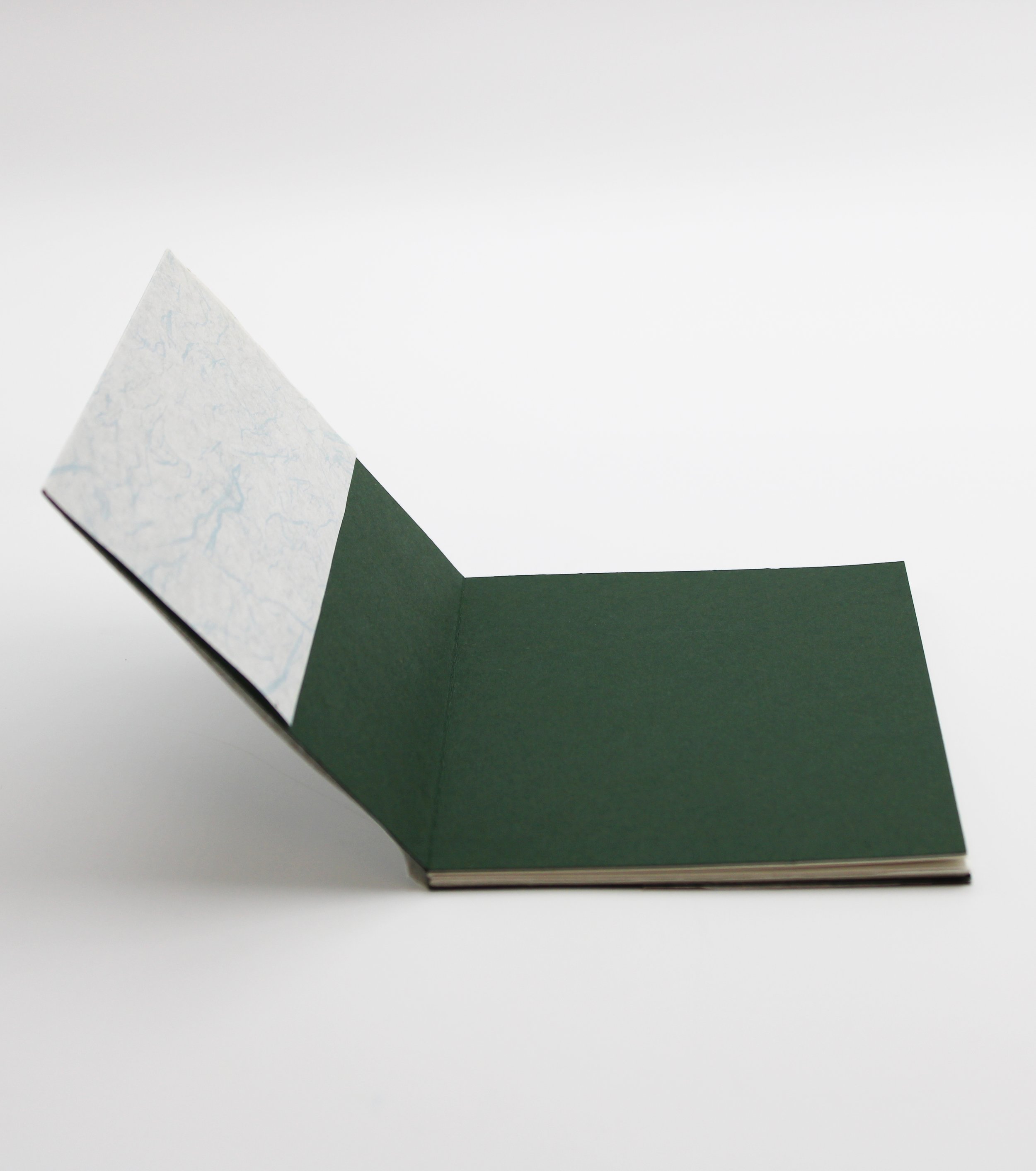 MCBA-wksp-IntroToHandBookbinding-10.25.2025-4.JPG