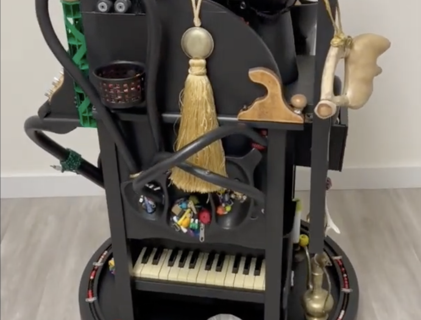   A Sculpture Talks Back: an ekphrasis on the found object in art (3-min 18 sec)   